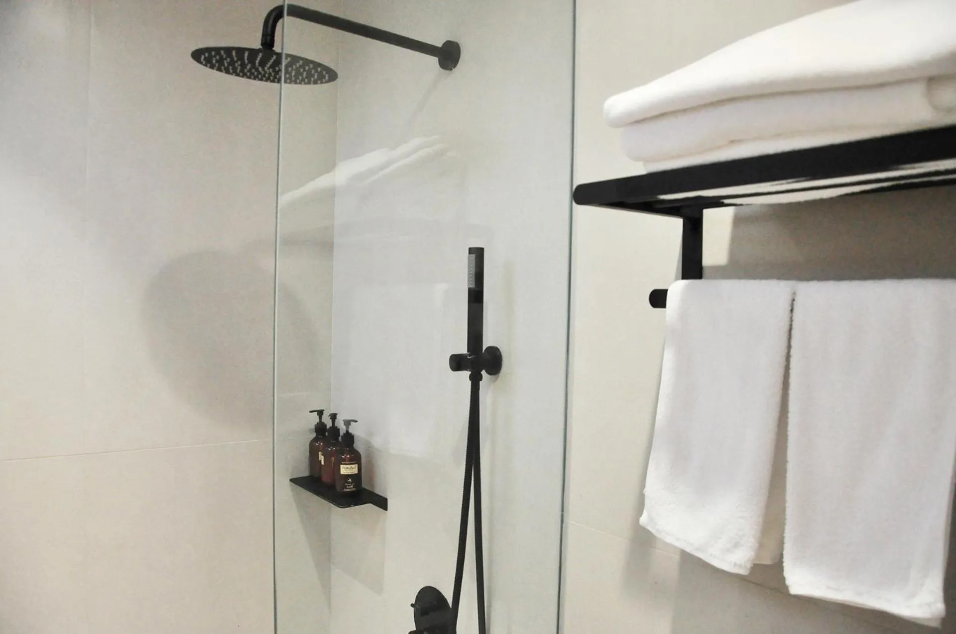 Shower in Xingle Hotel-Suzhou Guanqian Street Pingjiang Road