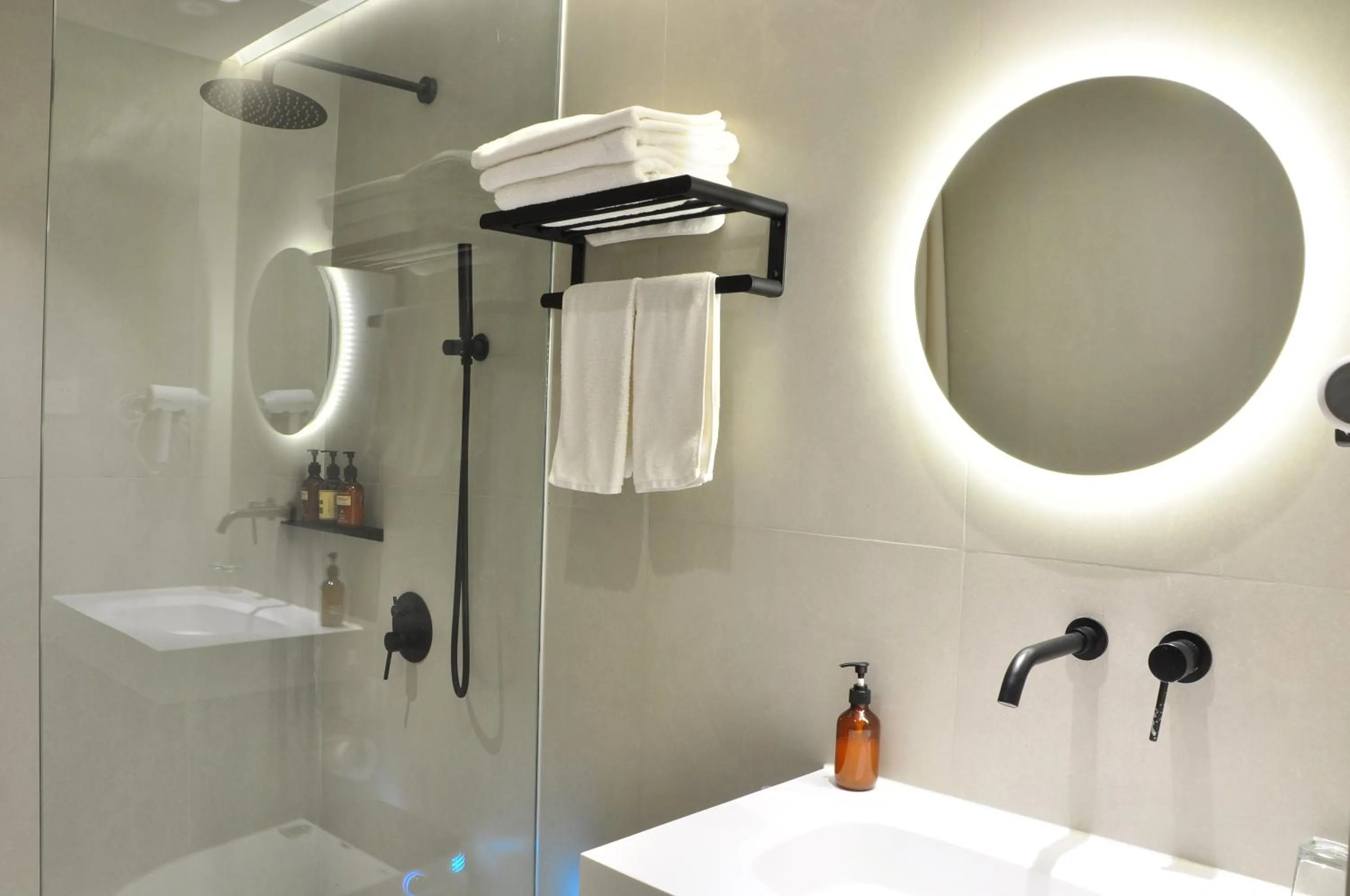 Shower in Xingle Hotel-Suzhou Guanqian Street Pingjiang Road