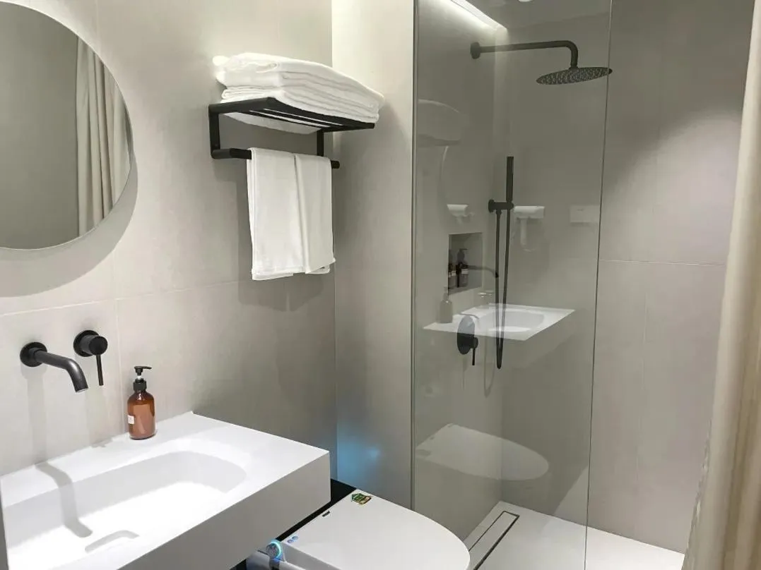 Shower in Xingle Hotel-Suzhou Guanqian Street Pingjiang Road