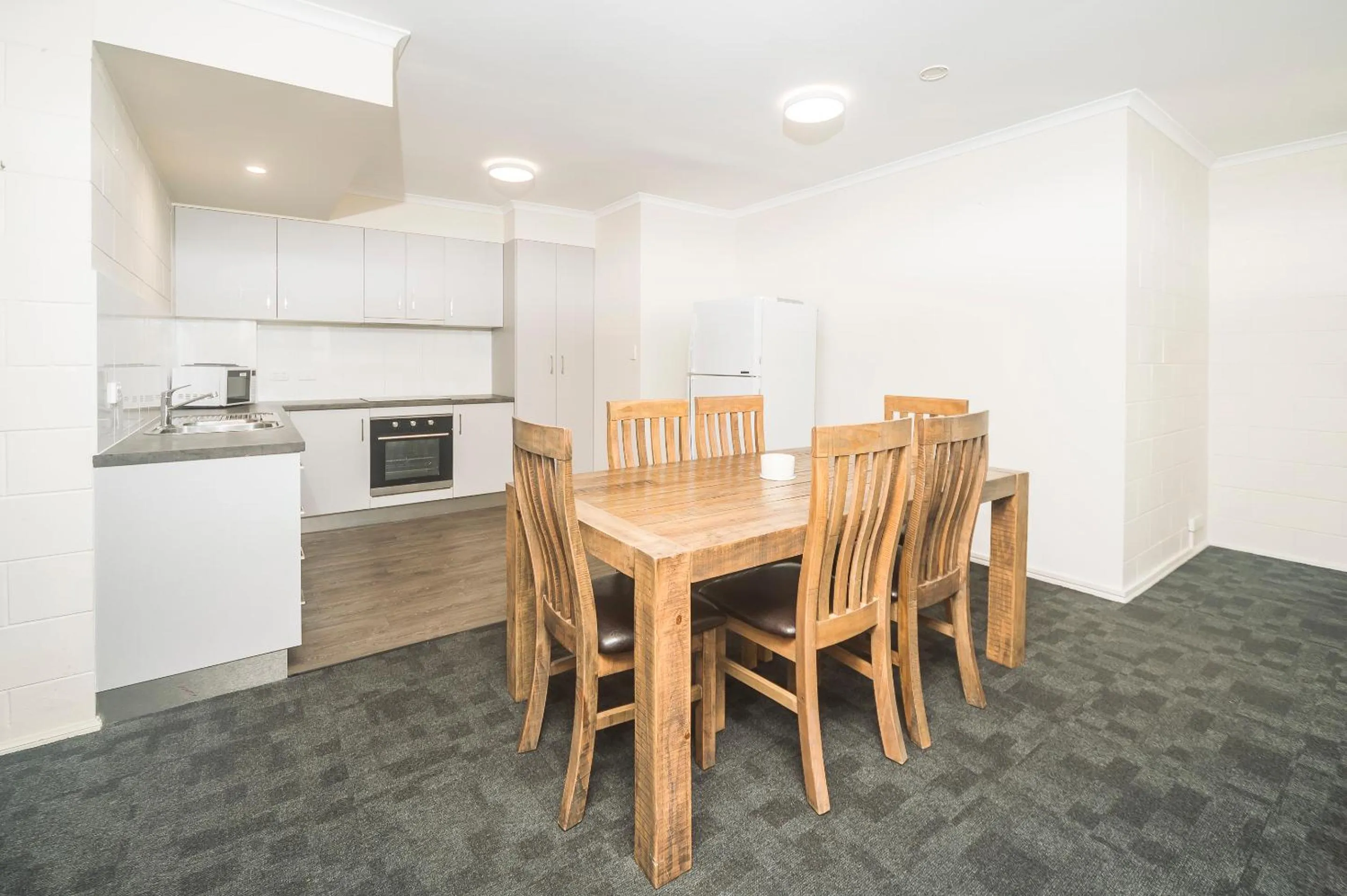 Kitchen or kitchenette in Reef Gateway Hotel