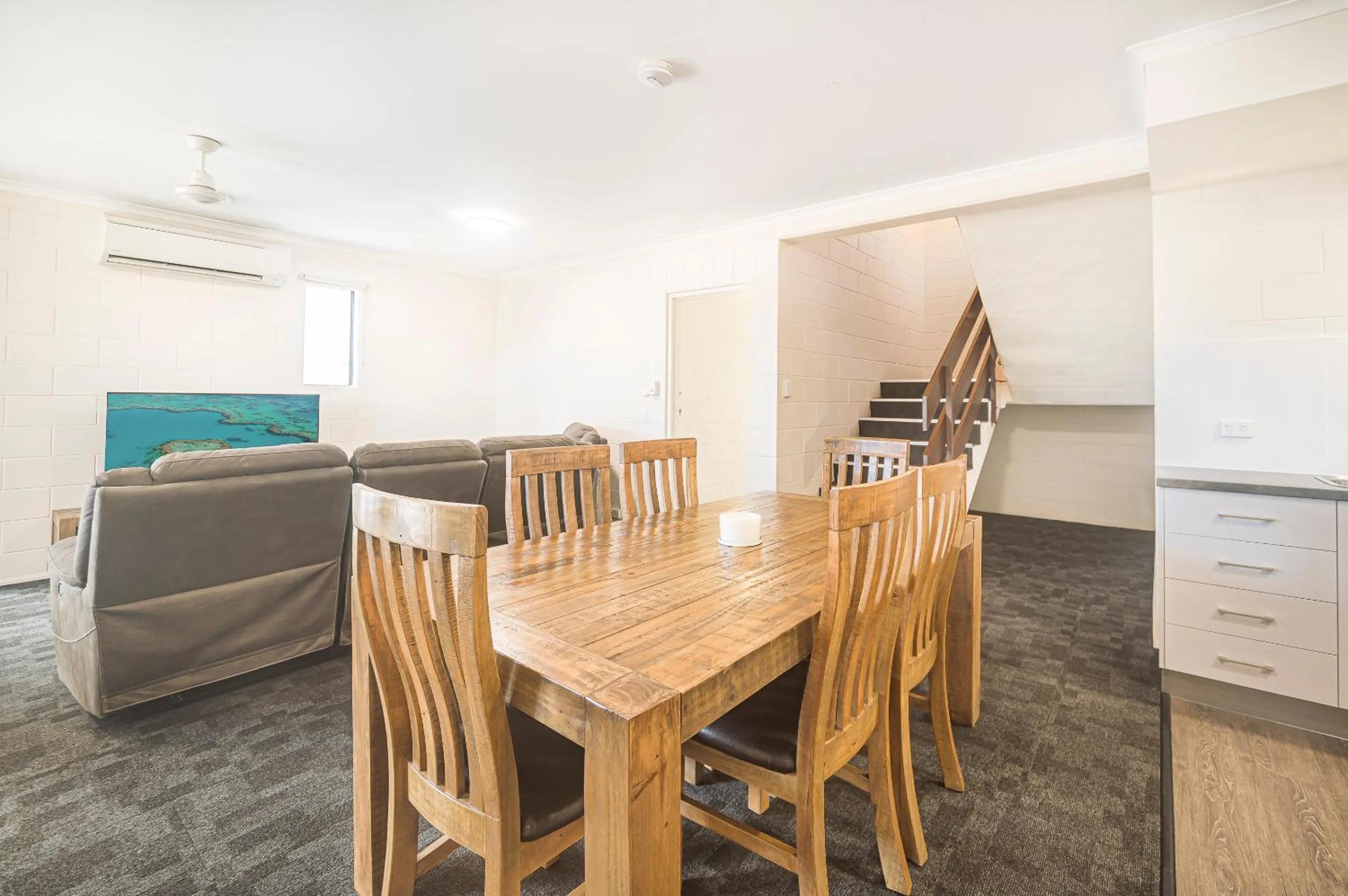 Dining area in Reef Gateway Hotel