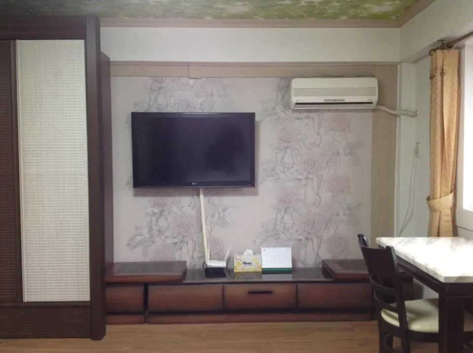 Property building in Hi Hotel