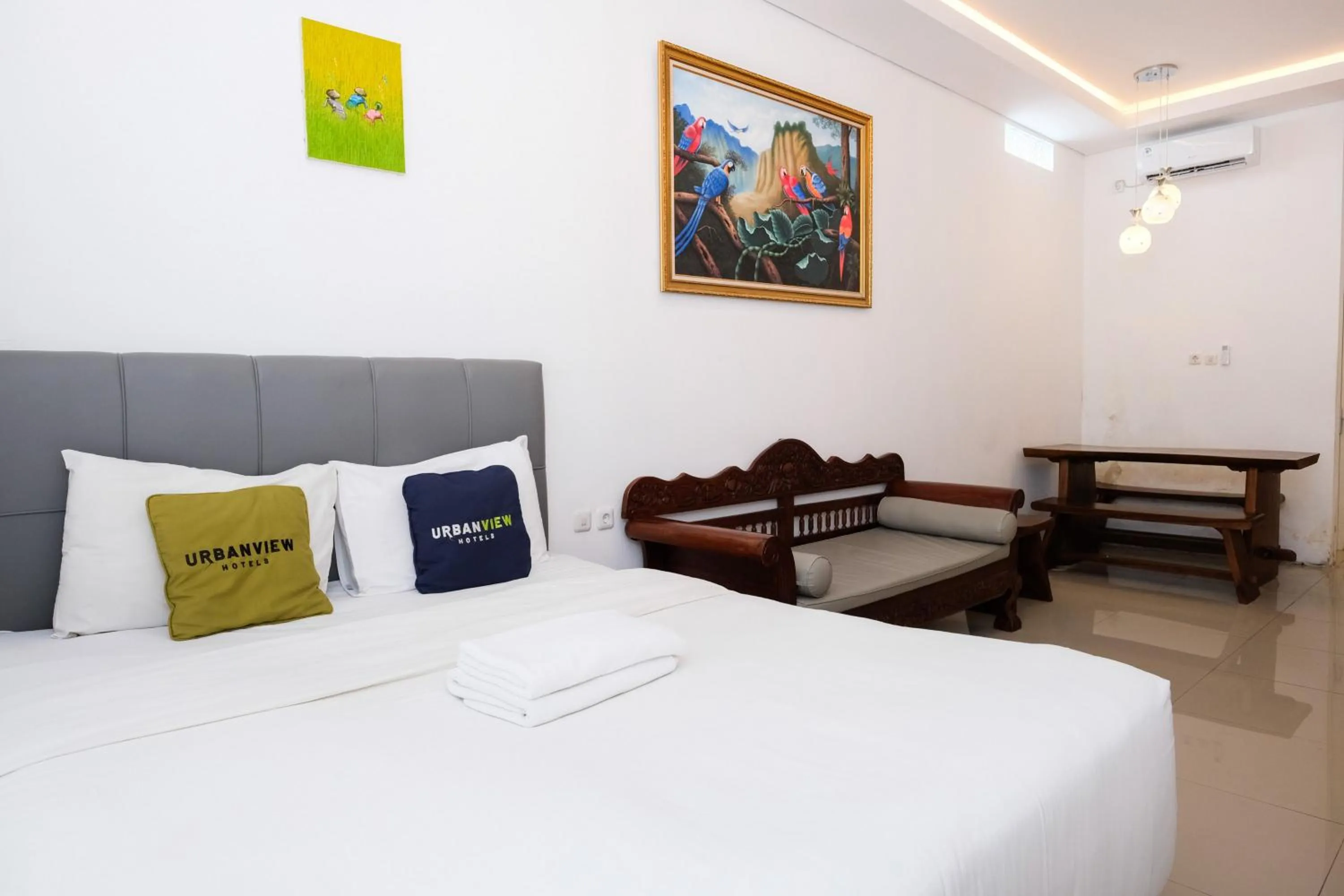 Bedroom, Bed in Urbanview Hotel Dommy Yogyakarta by RedDoorz