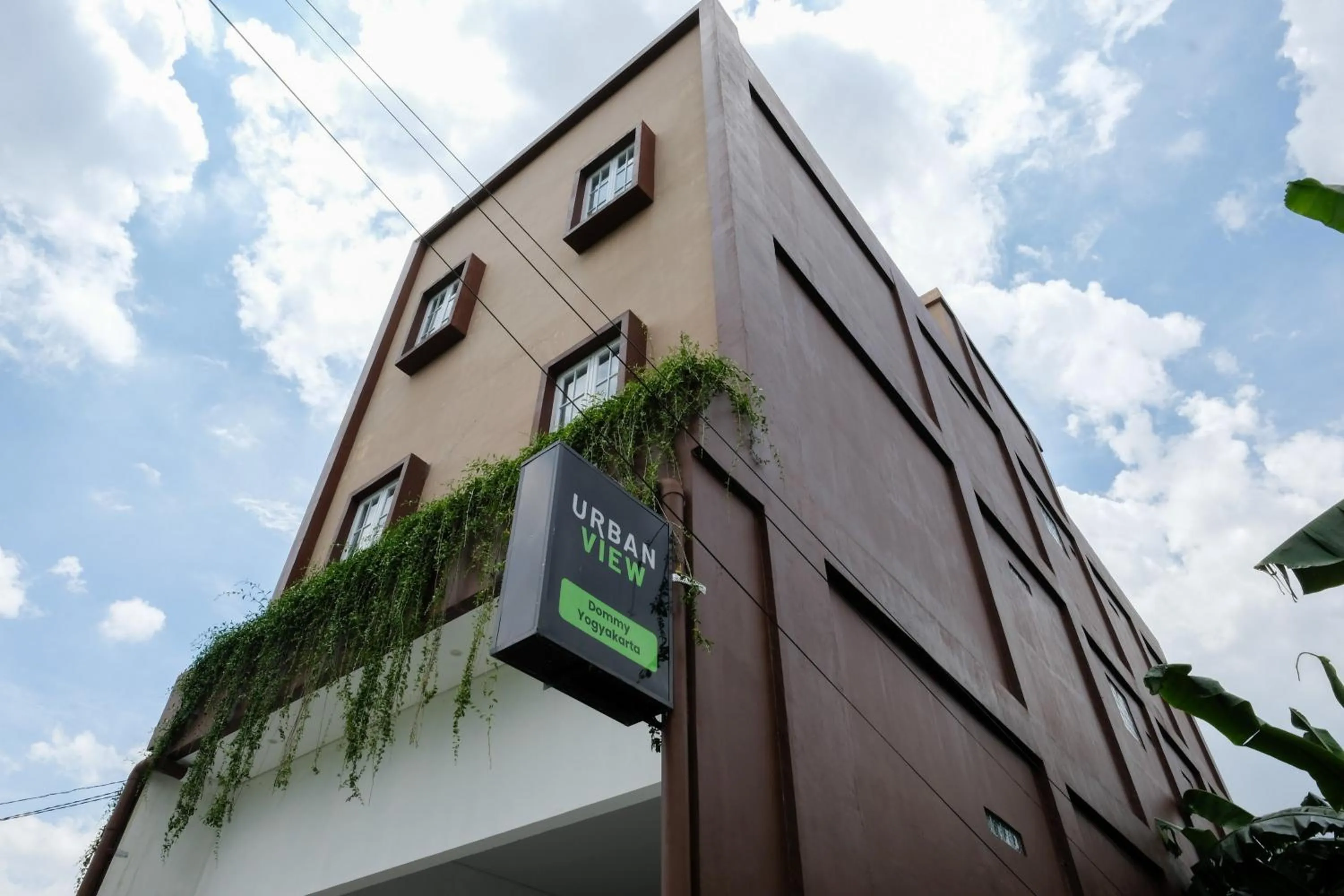 Facade/entrance in Urbanview Hotel Dommy Yogyakarta by RedDoorz