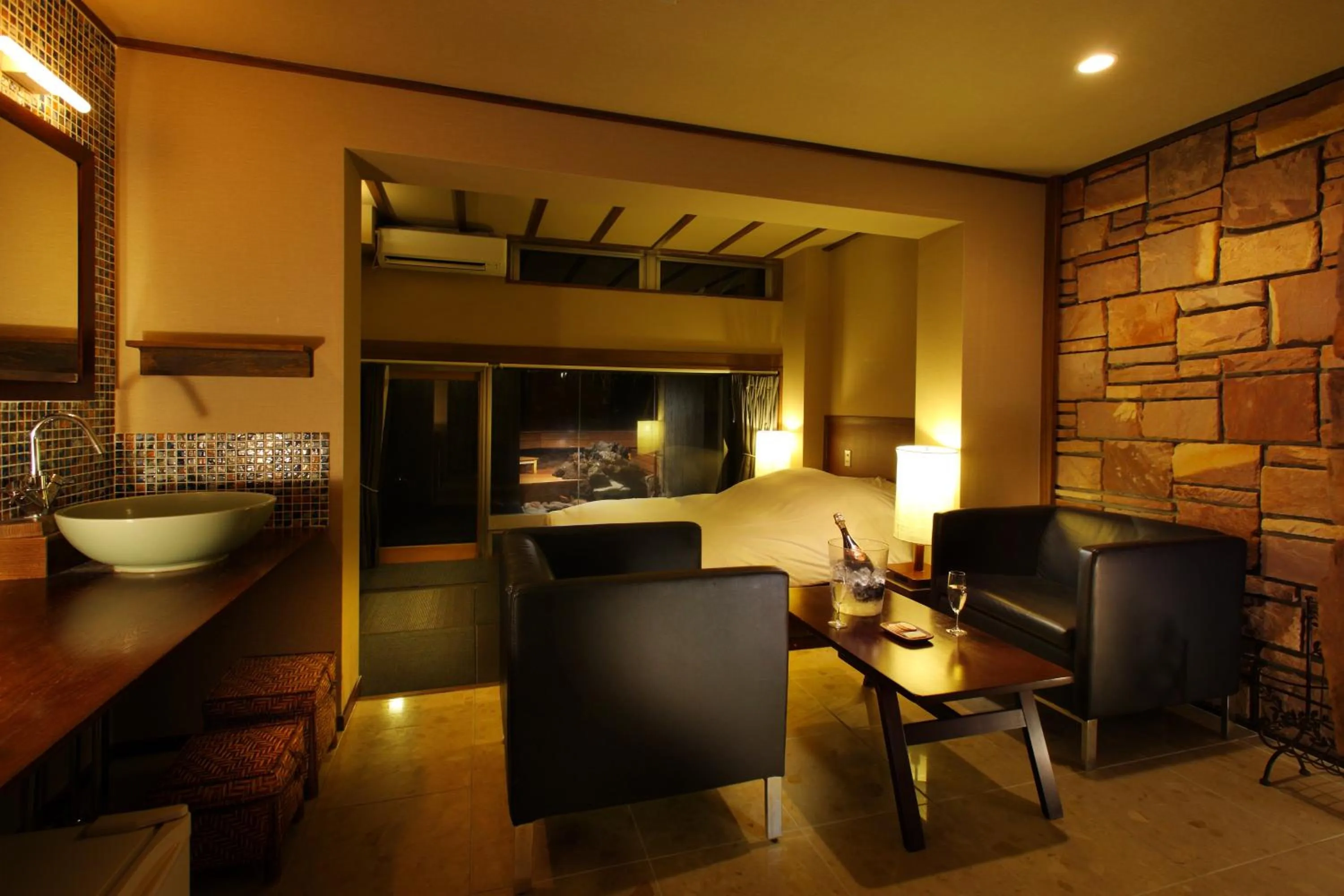 Photo of the whole room in Hakone Fontaine Bleau Sengokutei