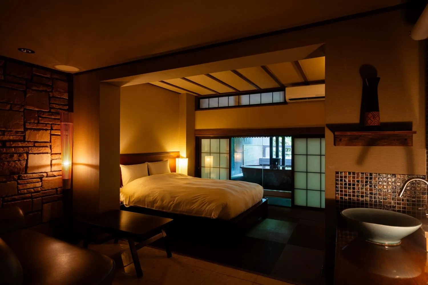 Bed in Hakone Fontaine Bleau Sengokutei