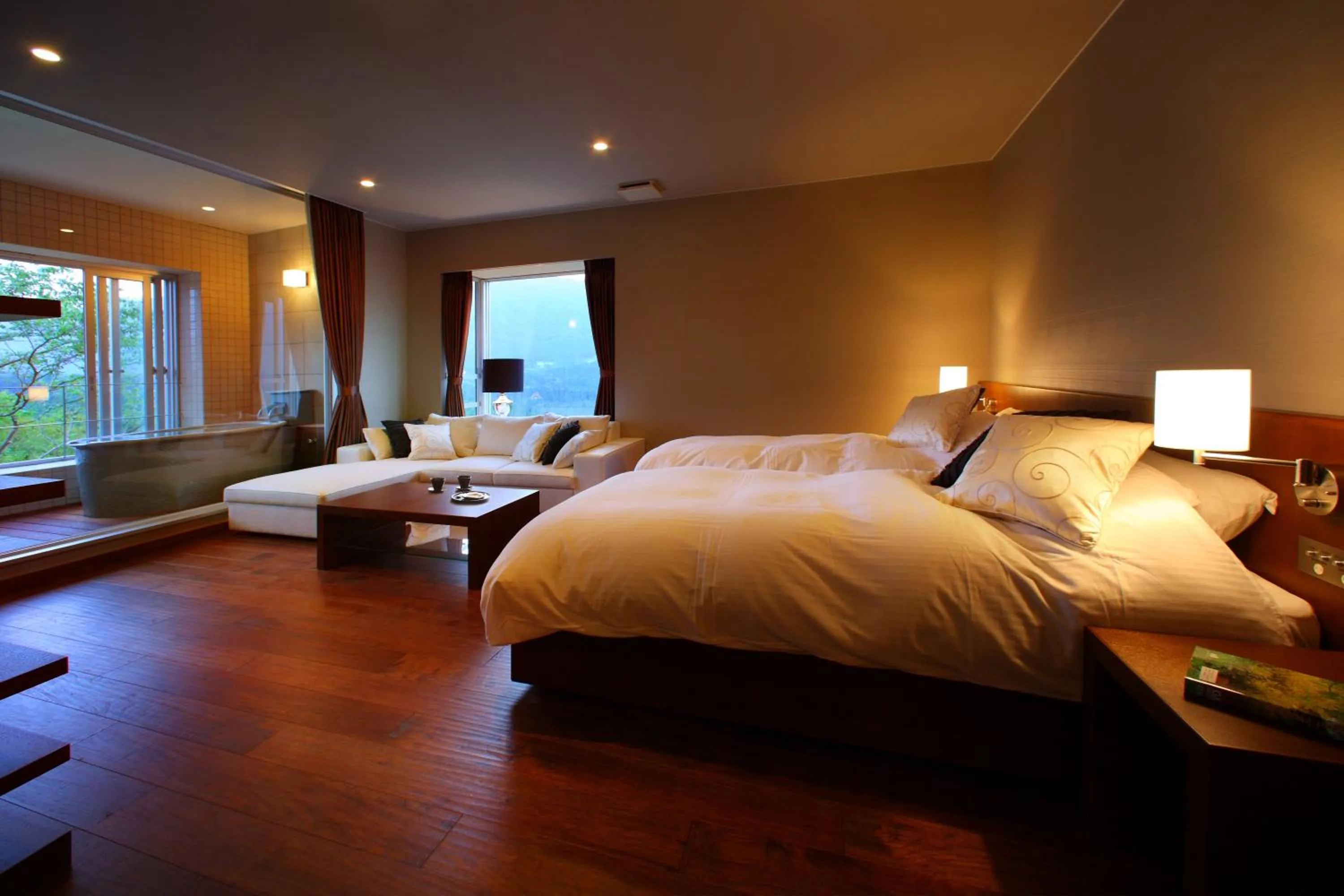 Photo of the whole room, Bed in Hakone Fontaine Bleau Sengokutei