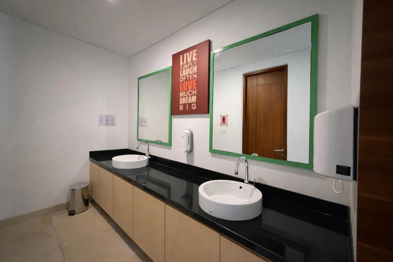 Toilet in DK Belstar Hotel Belitung