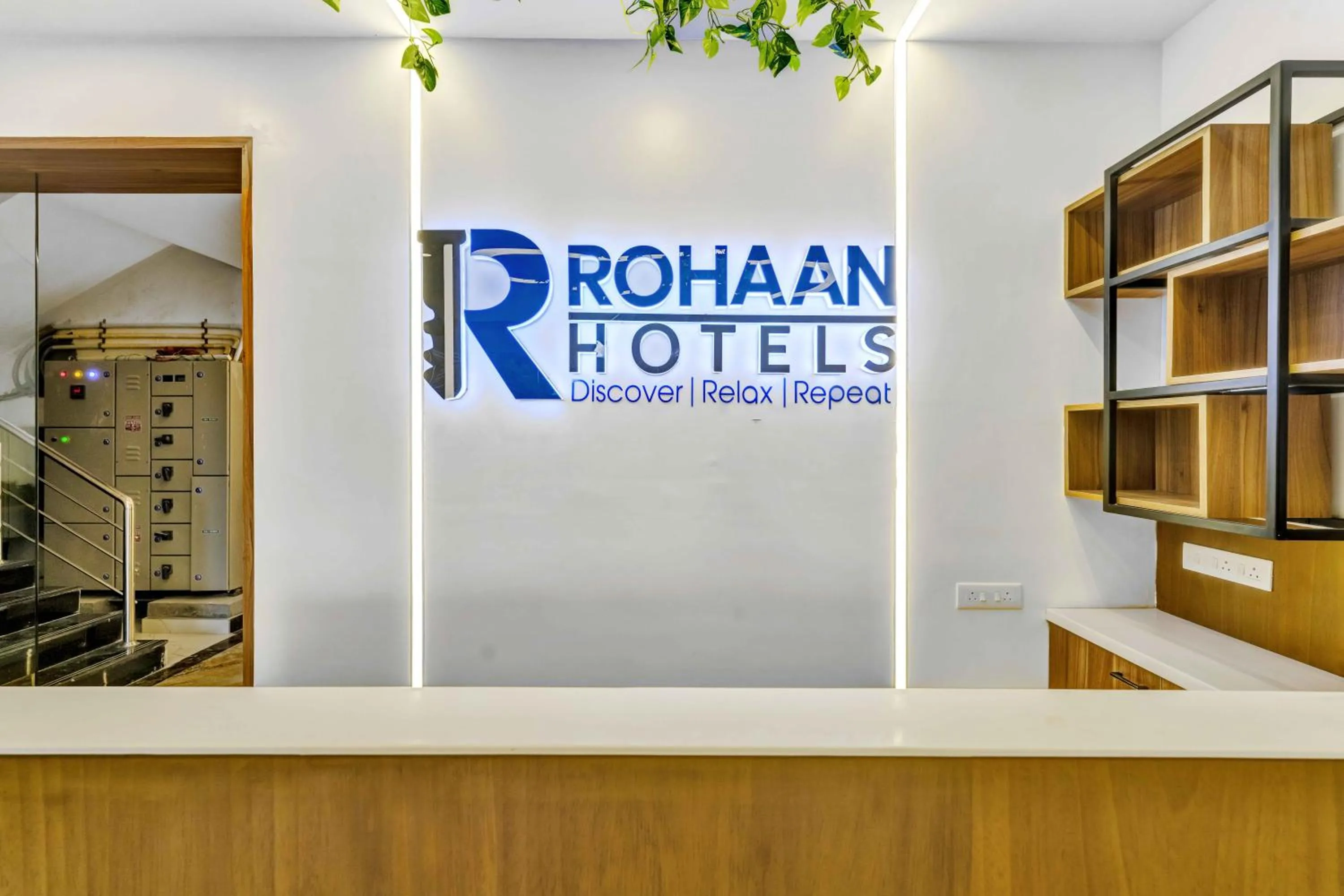 Rohaan Hotels Medavakkam by UPAR