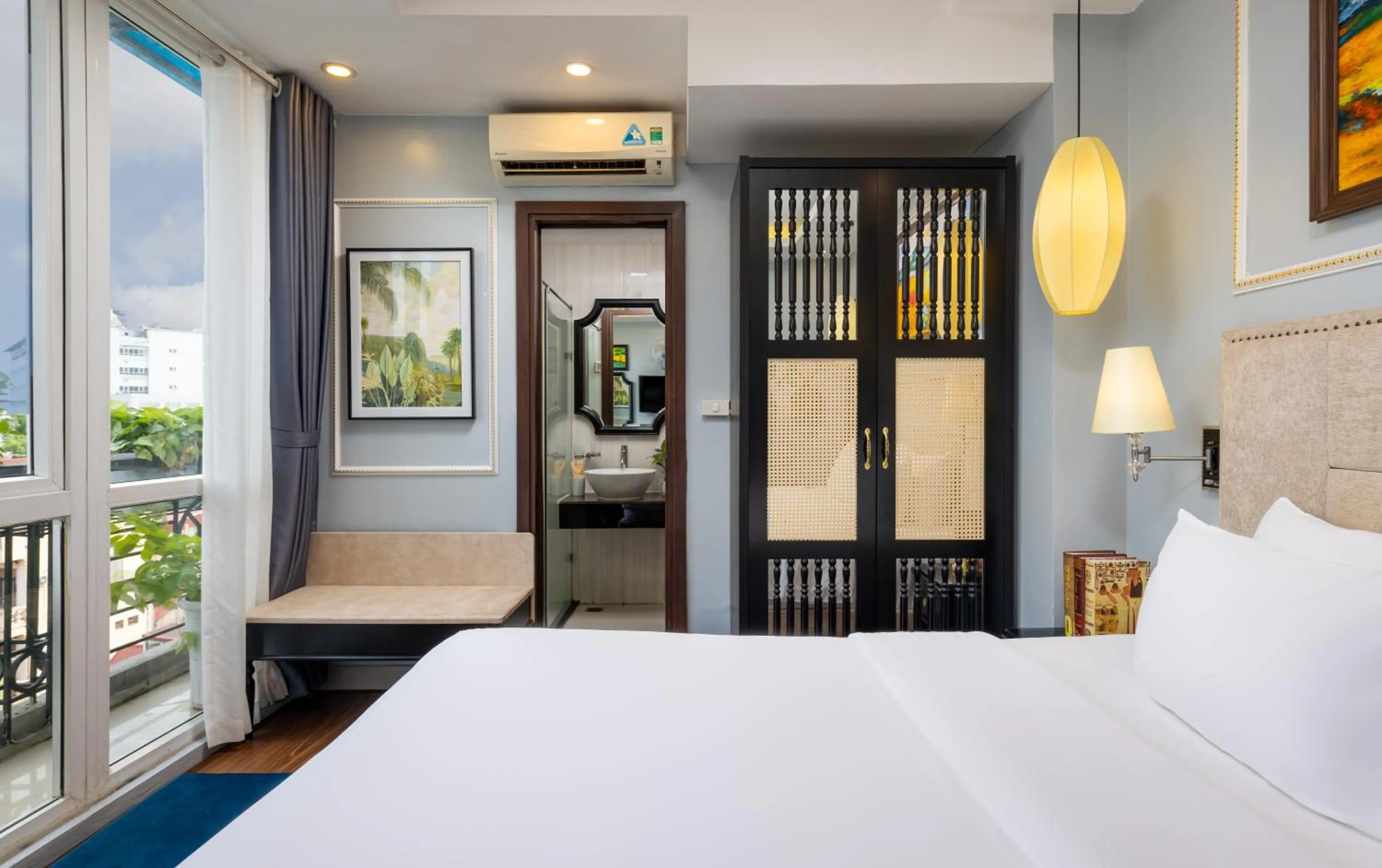 Balcony/Terrace, Bed in Golden Amour Hotel