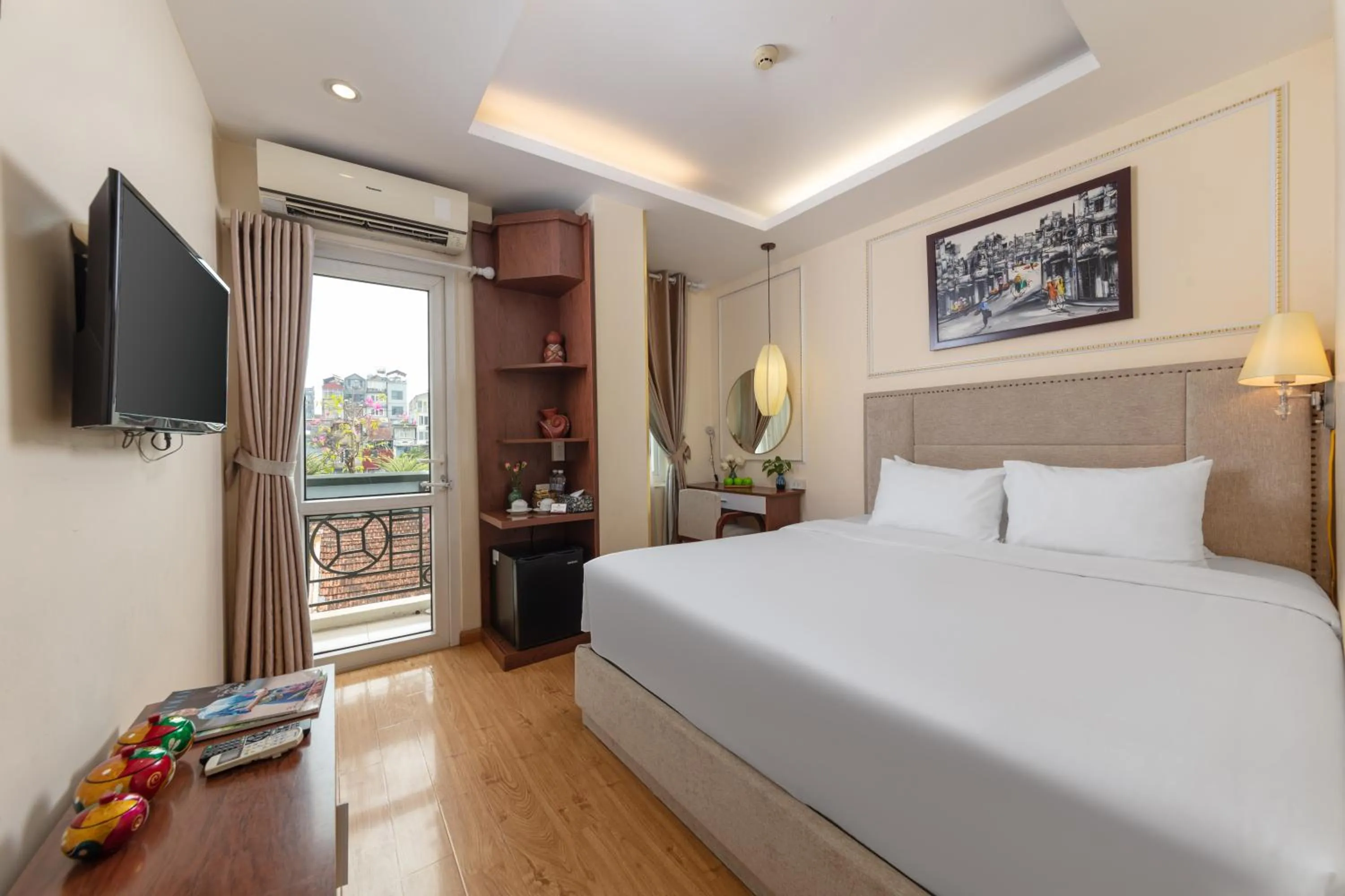Deluxe Double Room with City View in Golden Legend Diamond Hotel