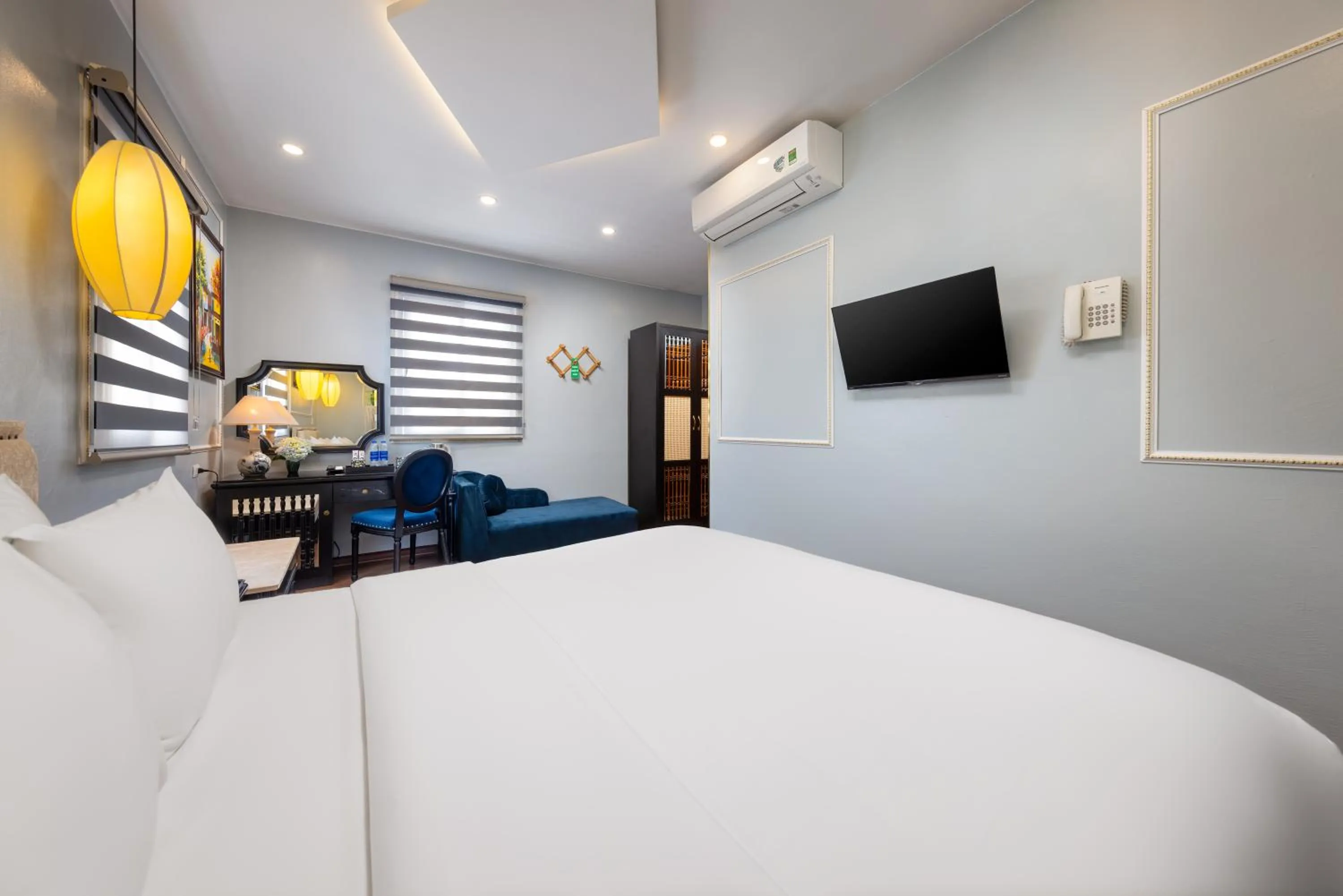 Bedroom, Bed in Golden Amour Hotel