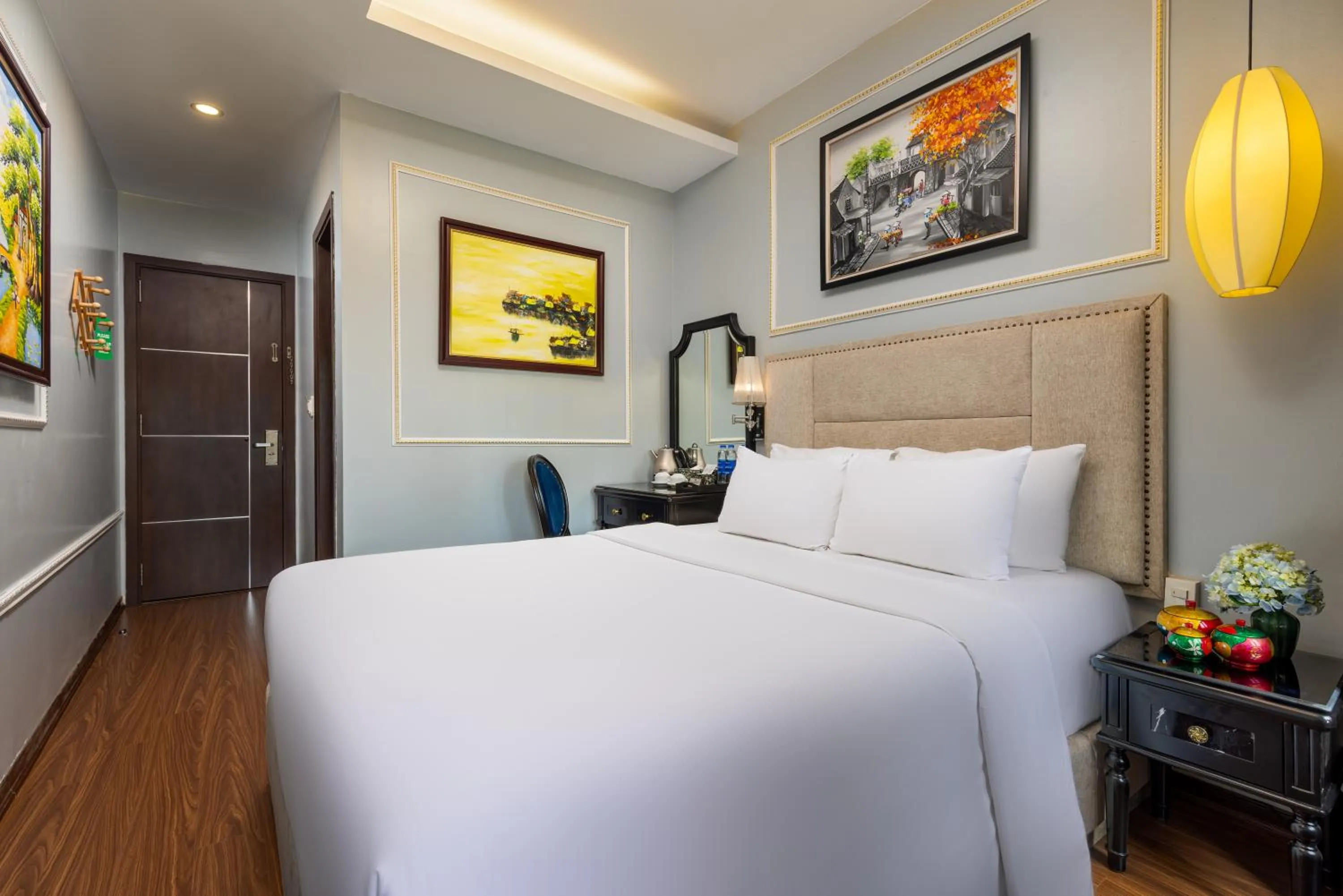 Bedroom, Bed in Golden Amour Hotel