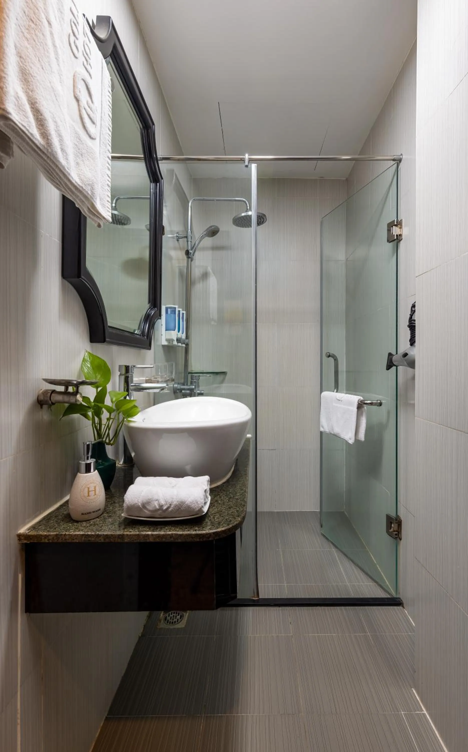 Shower in Golden Amour Hotel