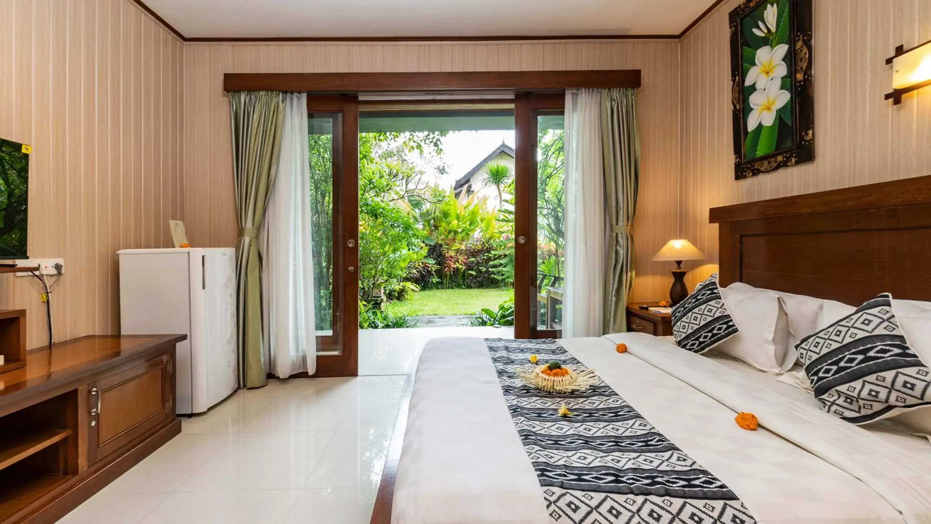 Bed in Gita Maha Ubud Hotel by Mahaputra-CHSE Certified Bed in Gita Maha Ubud Hotel by Mahaputra-CHSE Certified