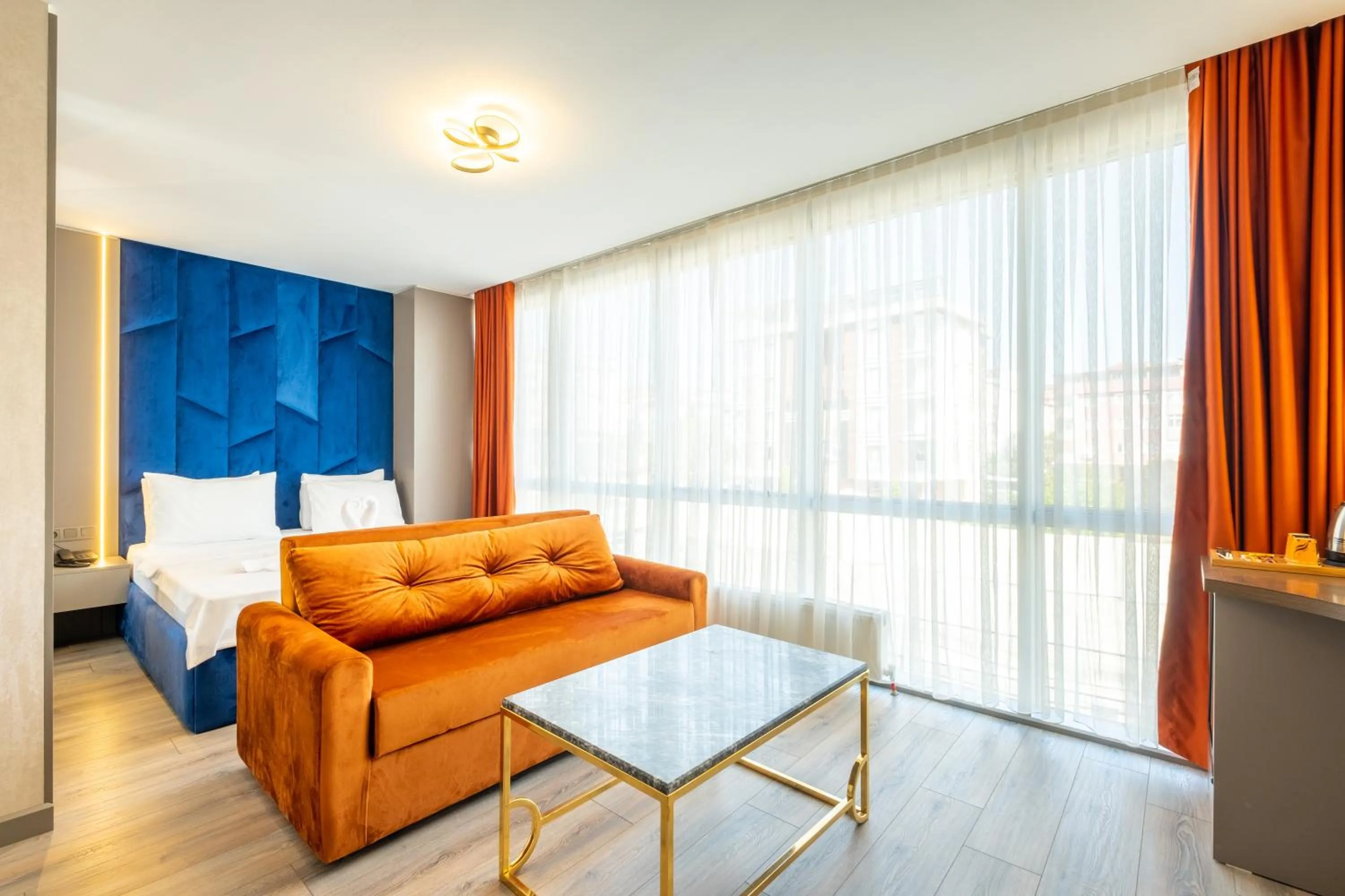 Photo of the whole room, Bed in The Port Güzelyalı