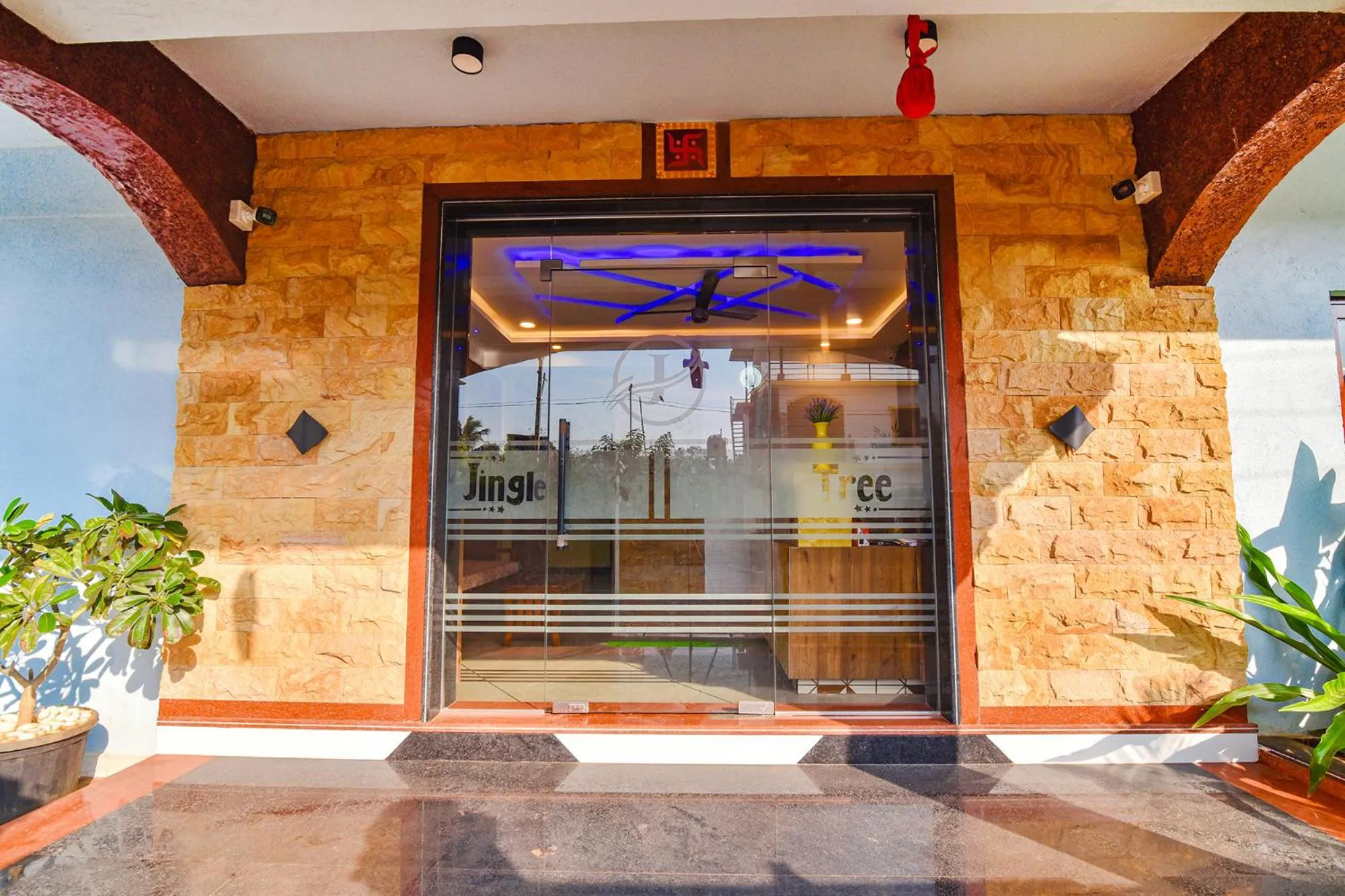 Facade/entrance in Jingle Tree Resort in Arambol