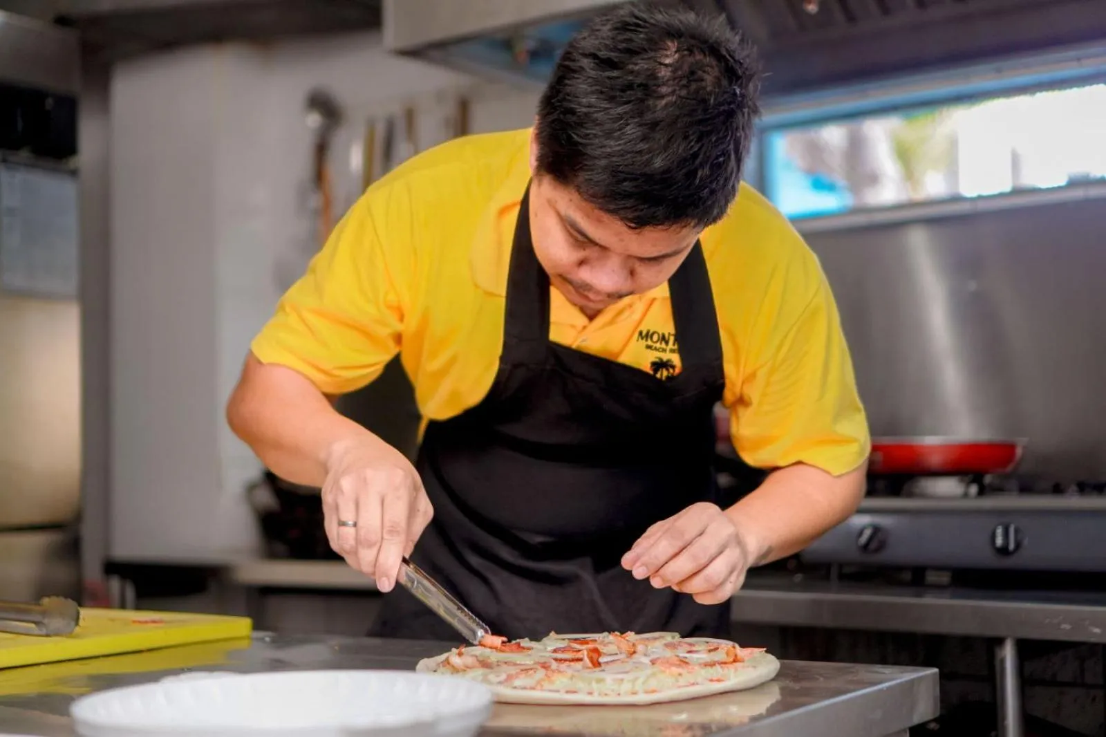 Restaurant/places to eat in Montani Beach Resort Puerto Galera powered by Cocotel