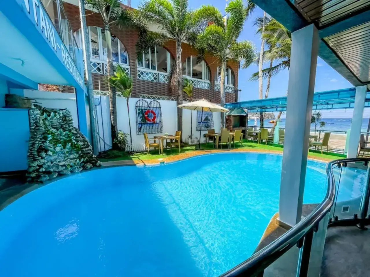 Swimming pool in Montani Beach Resort Puerto Galera powered by Cocotel Swimming pool in Montani Beach Resort Puerto Galera powered by Cocotel