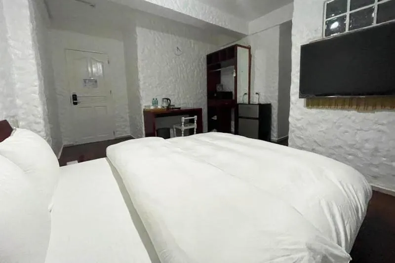 Photo of the whole room, Bed in Montani Beach Resort Puerto Galera powered by Cocotel