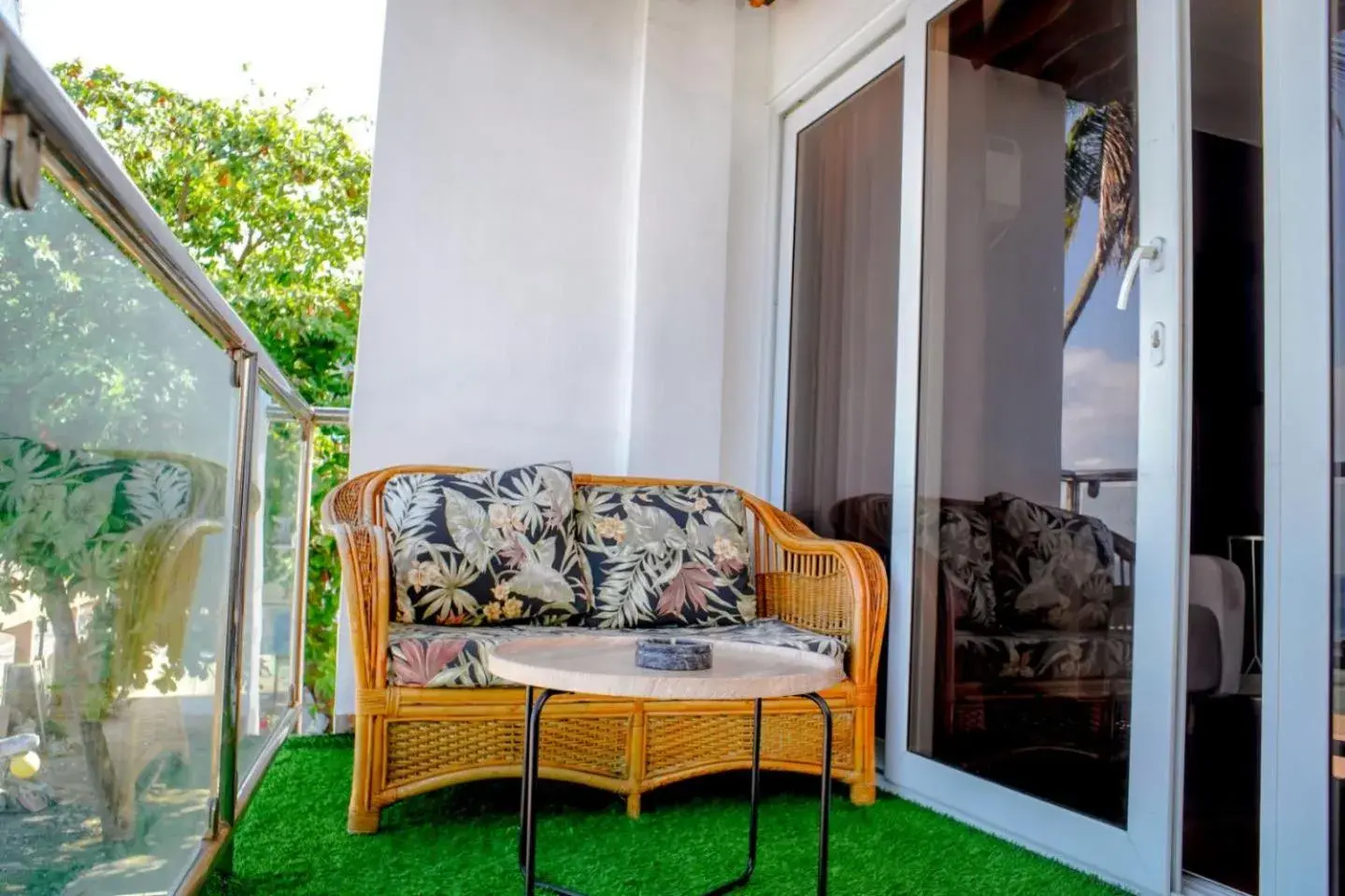 Property building in Montani Beach Resort Puerto Galera powered by Cocotel Property building in Montani Beach Resort Puerto Galera powered by Cocotel