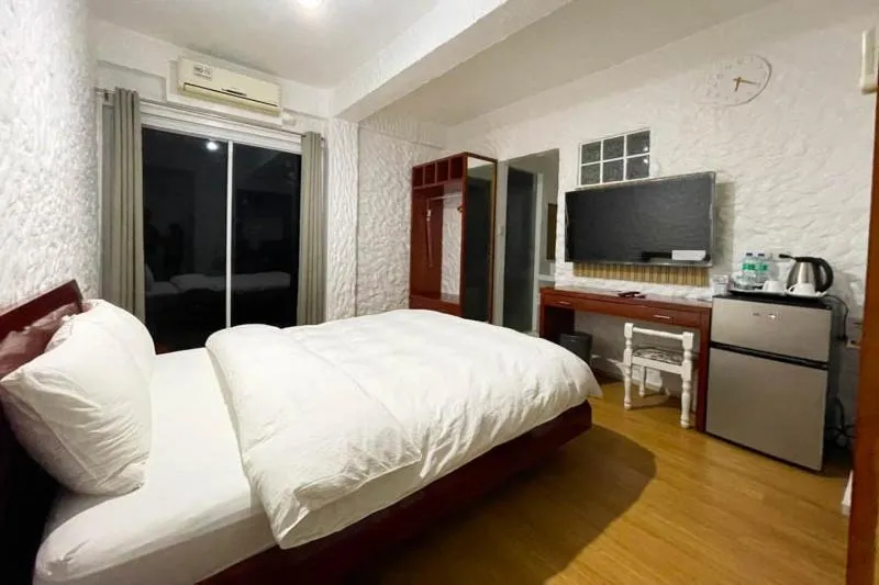 Bed in Montani Beach Resort Puerto Galera powered by Cocotel