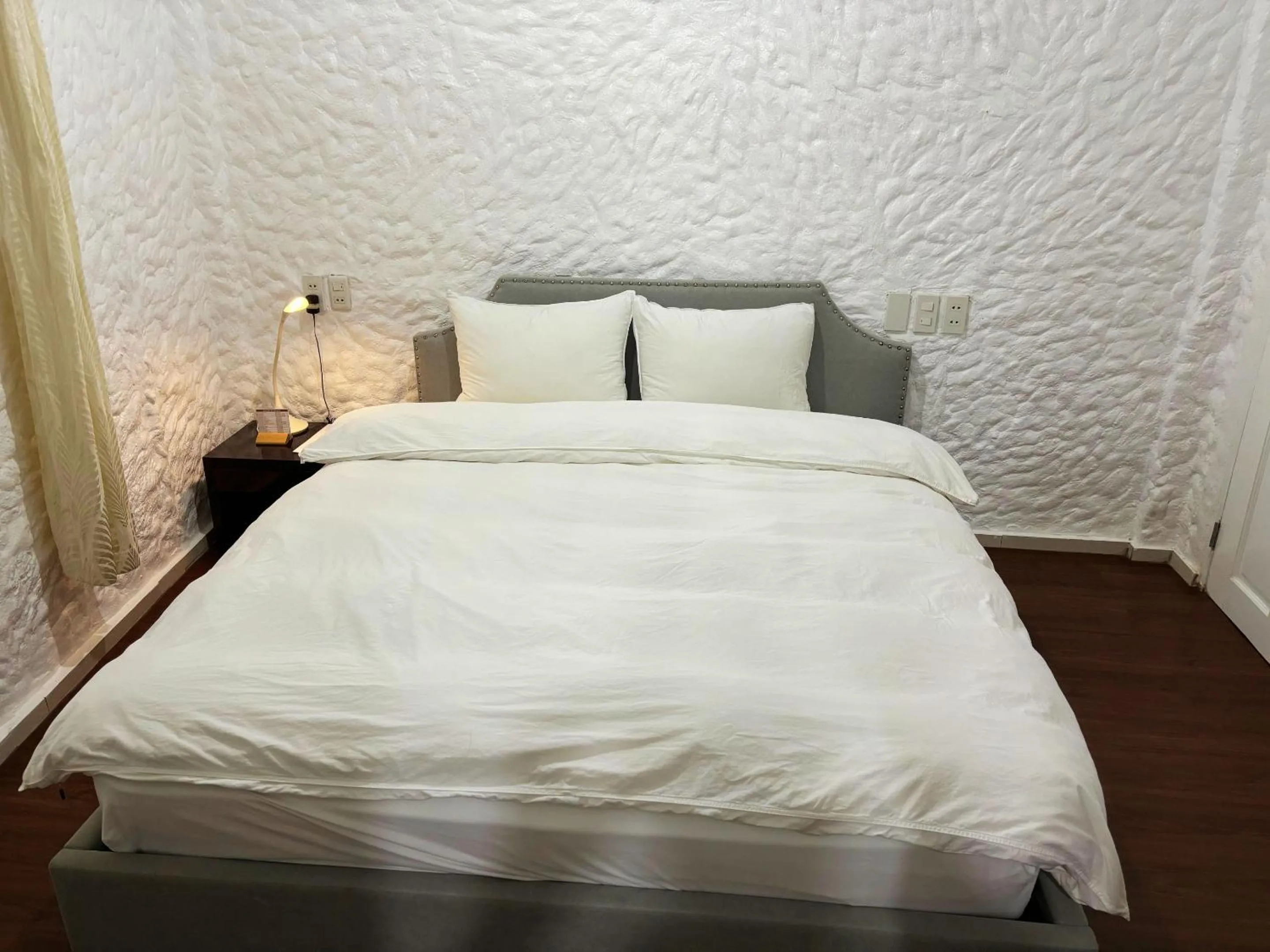 Bed in Montani Beach Resort Puerto Galera powered by Cocotel