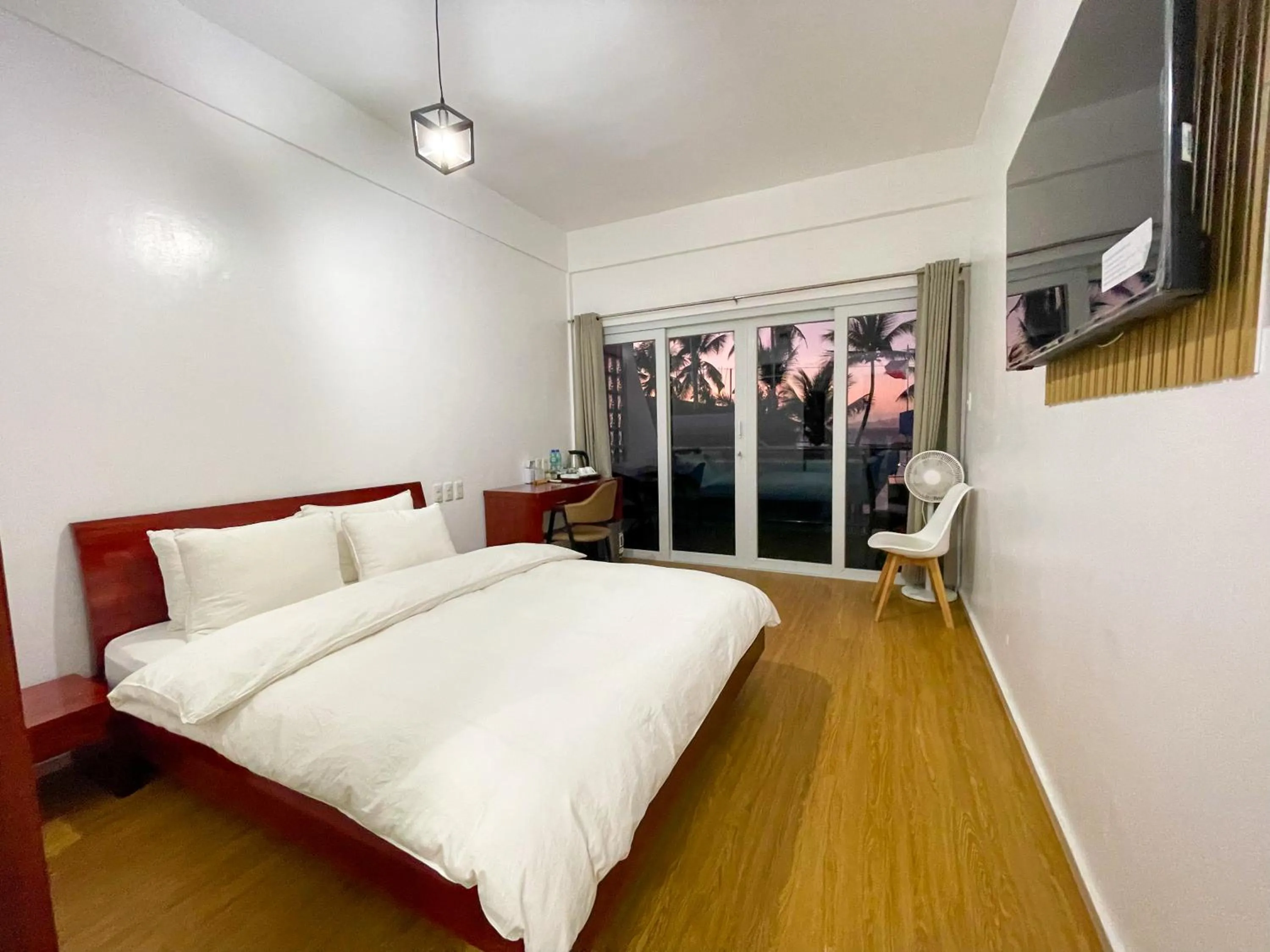 Bed in Montani Beach Resort Puerto Galera powered by Cocotel