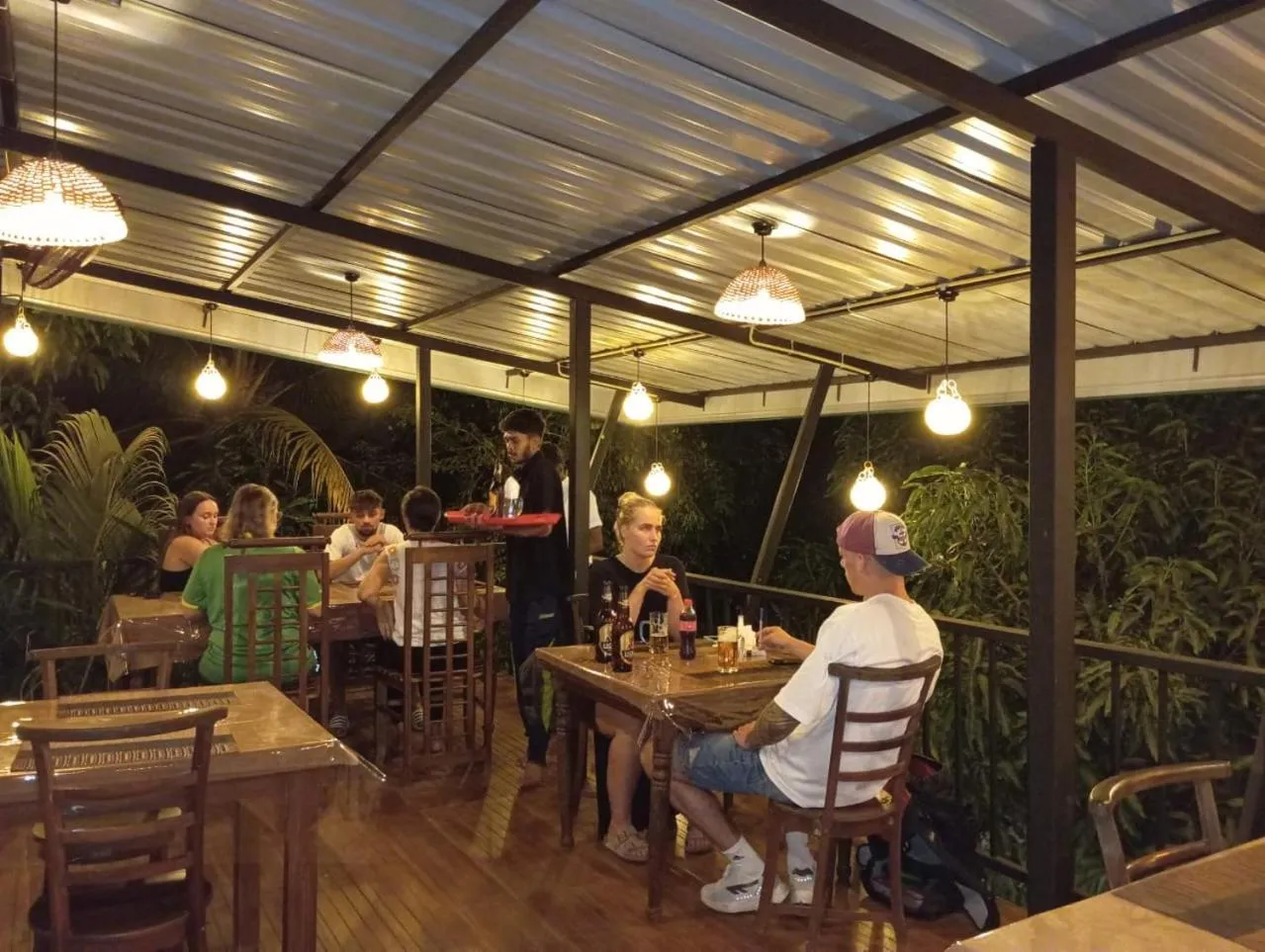 Restaurant/places to eat in Liyana Holiday resort