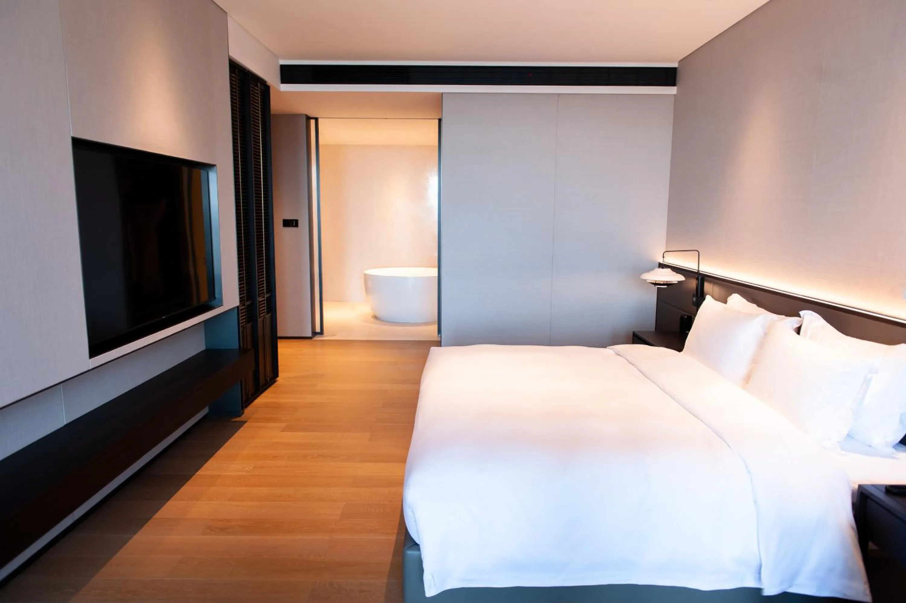 Bed in Wingate by Wyndham Changsha Yuhua North