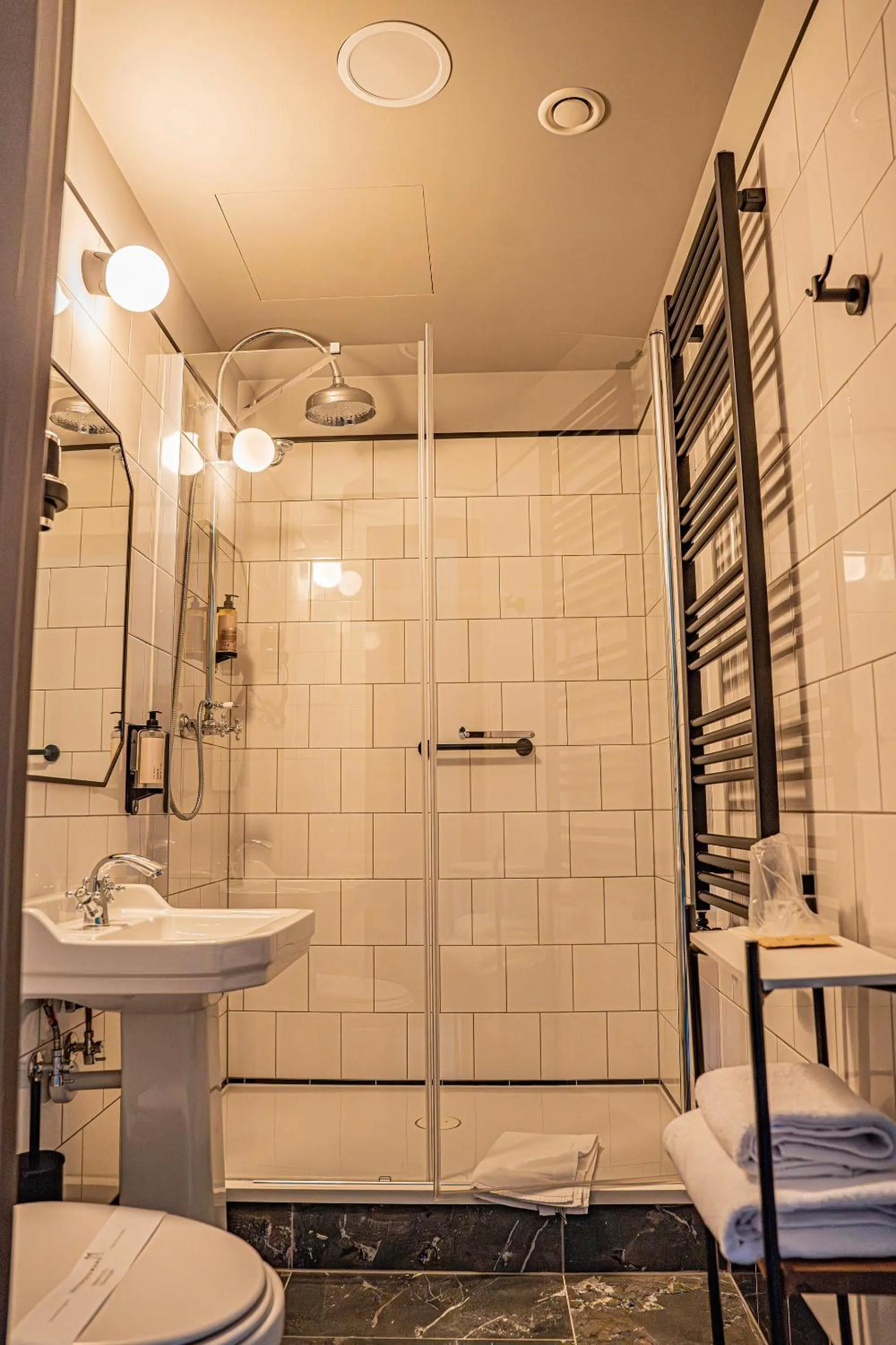 Bathroom in ARCHE Klasztor Wrocław