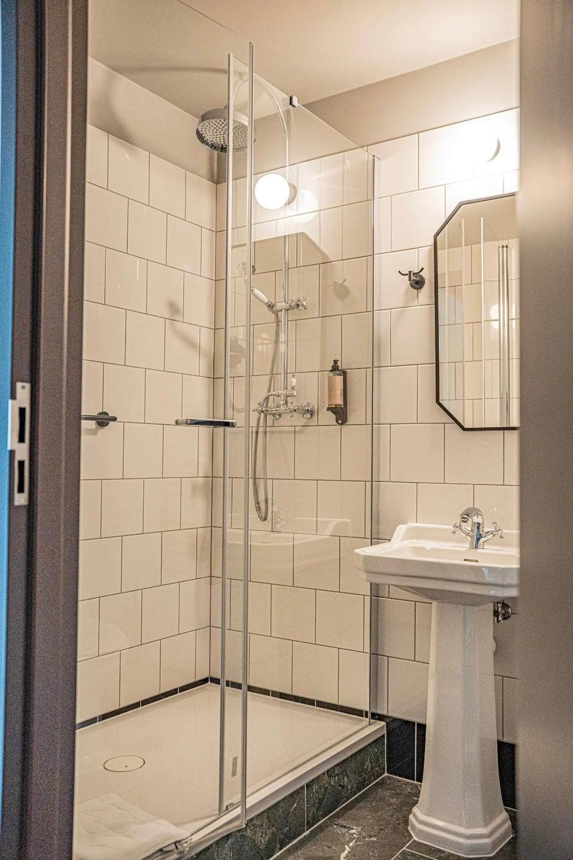 Bathroom in ARCHE Klasztor Wrocław