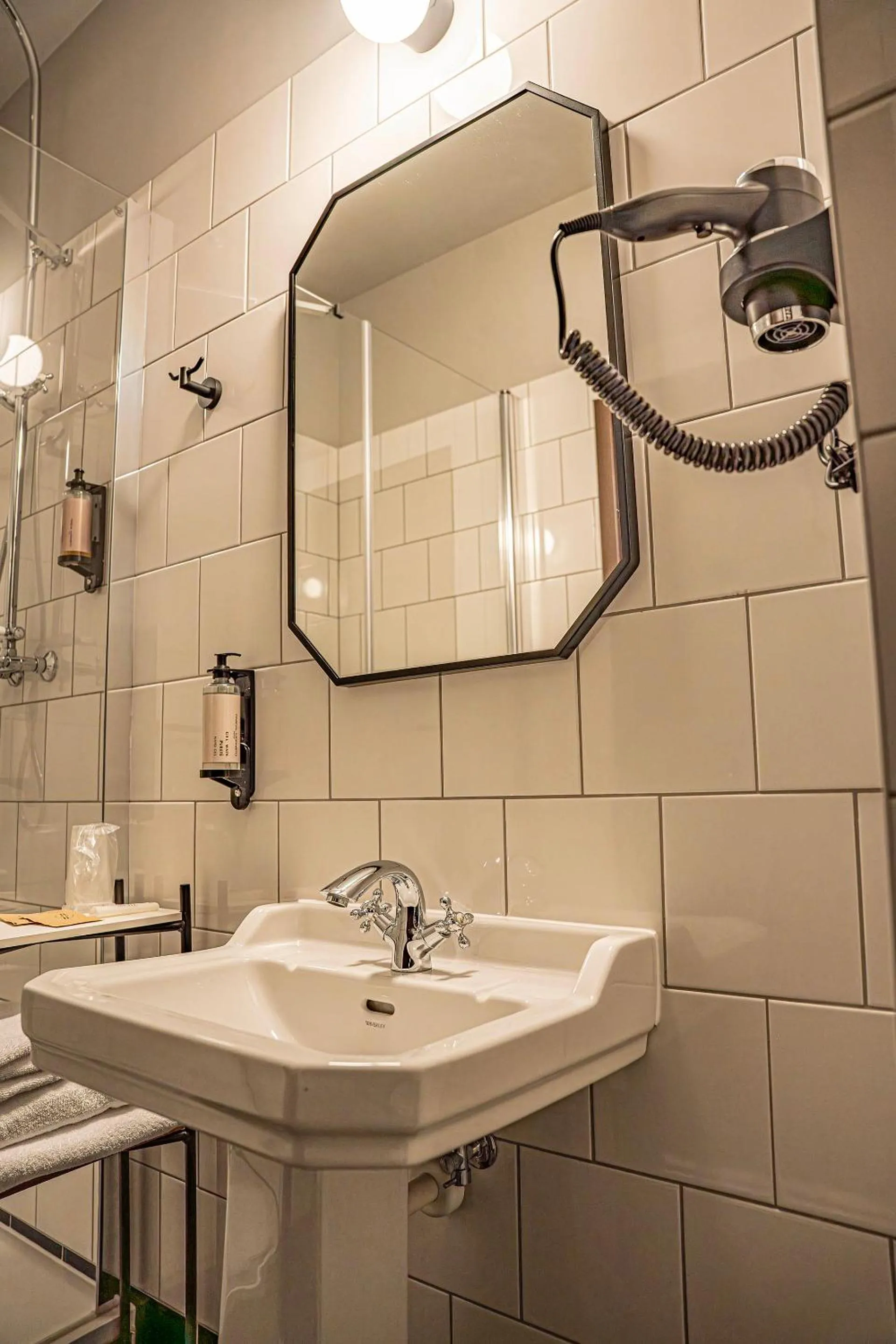 Bathroom in ARCHE Klasztor Wrocław