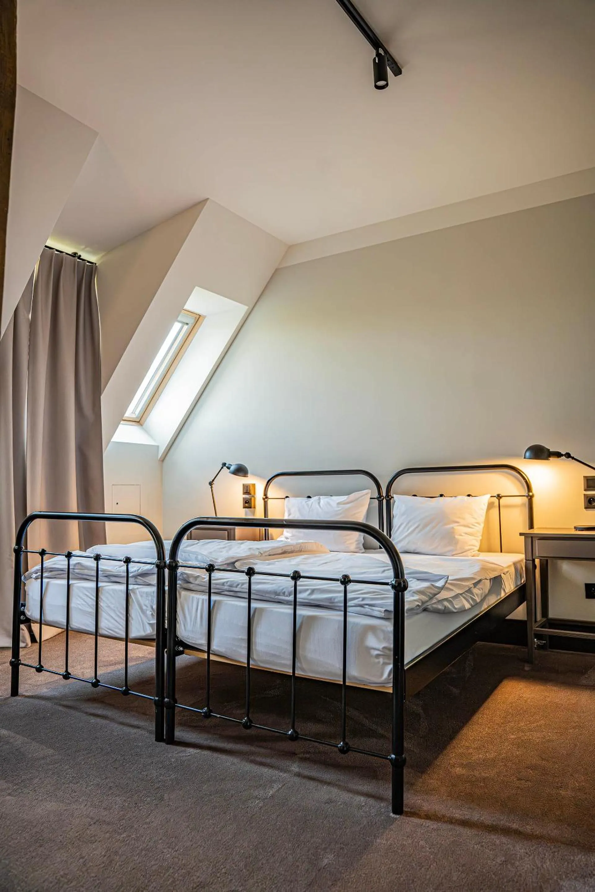 Bed in ARCHE Klasztor Wrocław