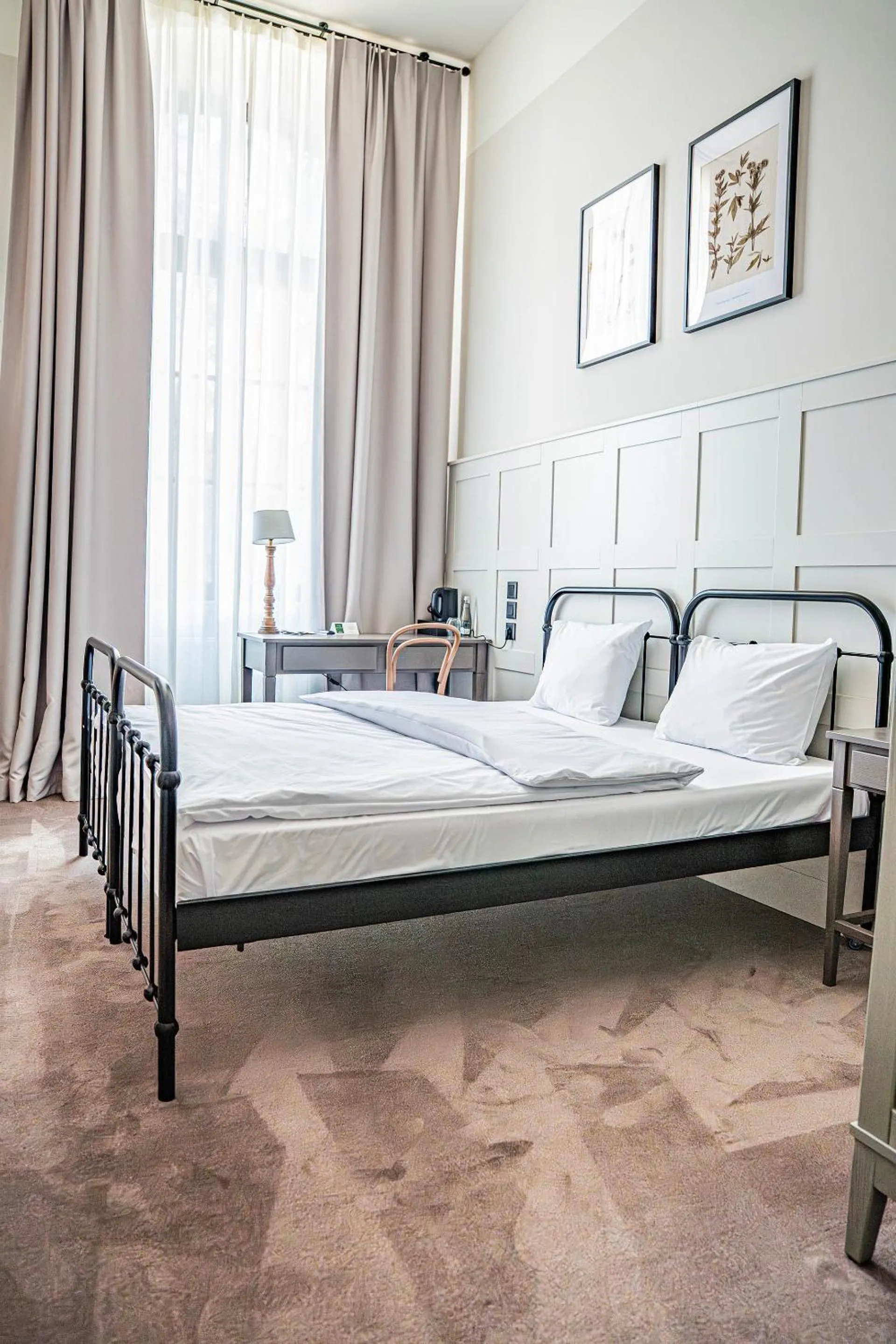 Bed in ARCHE Klasztor Wrocław