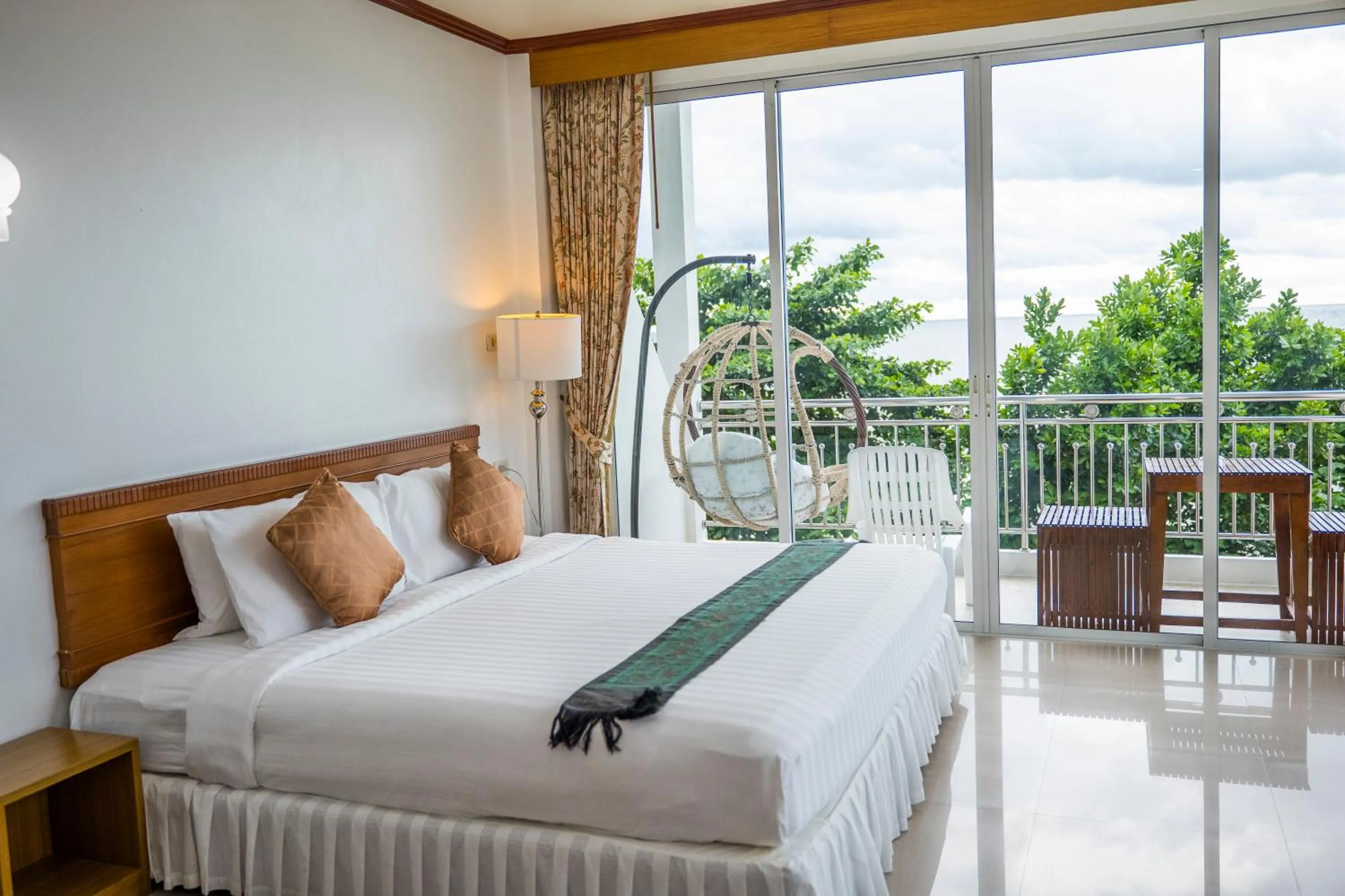 Bed in Mam Kaibae Hotel