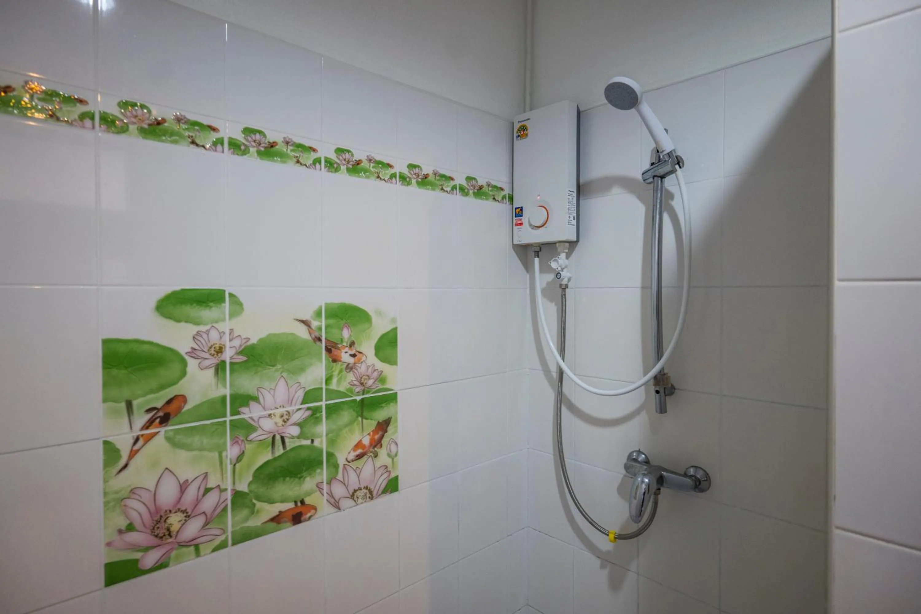 Shower in Mam Kaibae Hotel