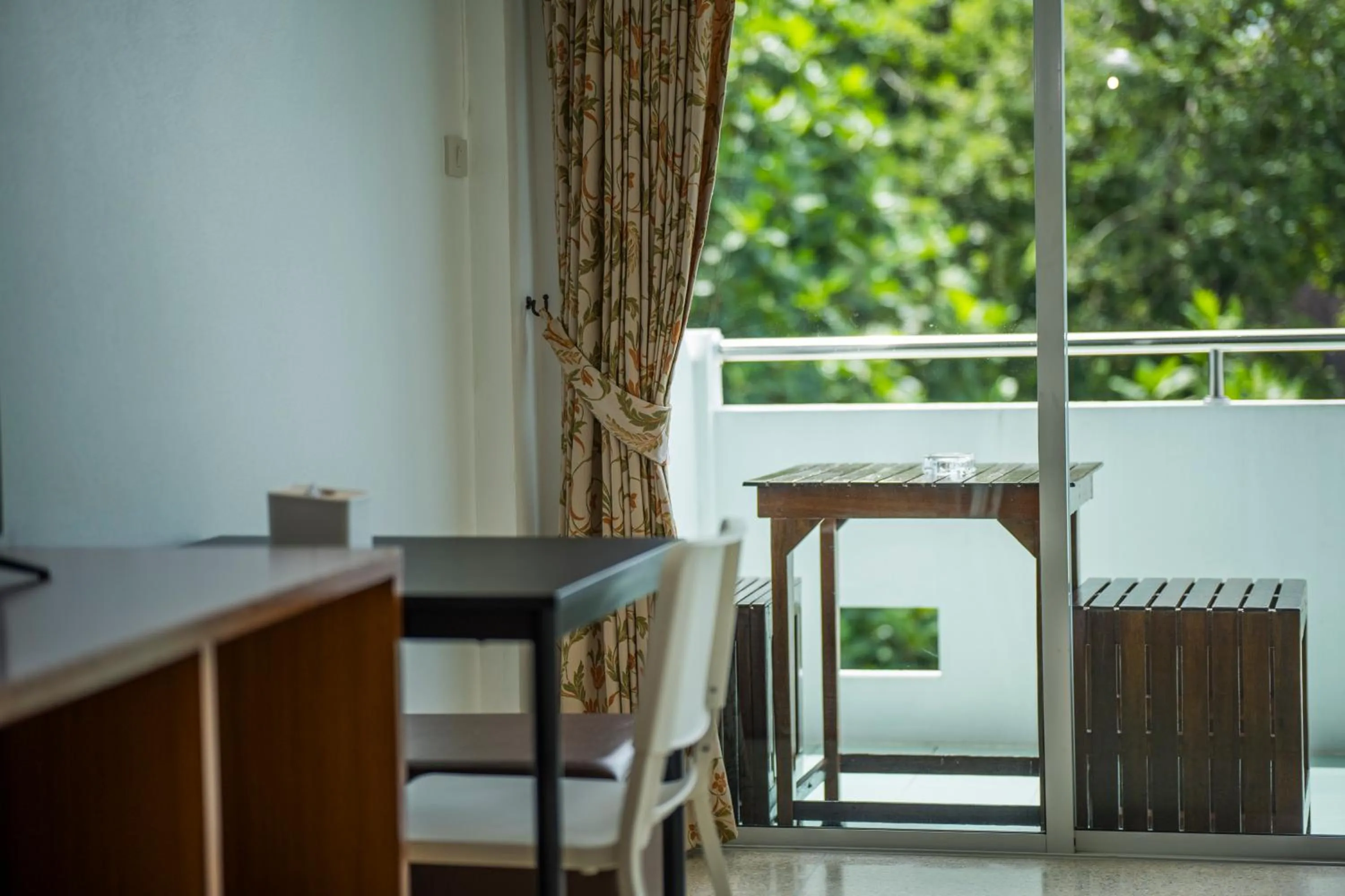 Library in Mam Kaibae Hotel