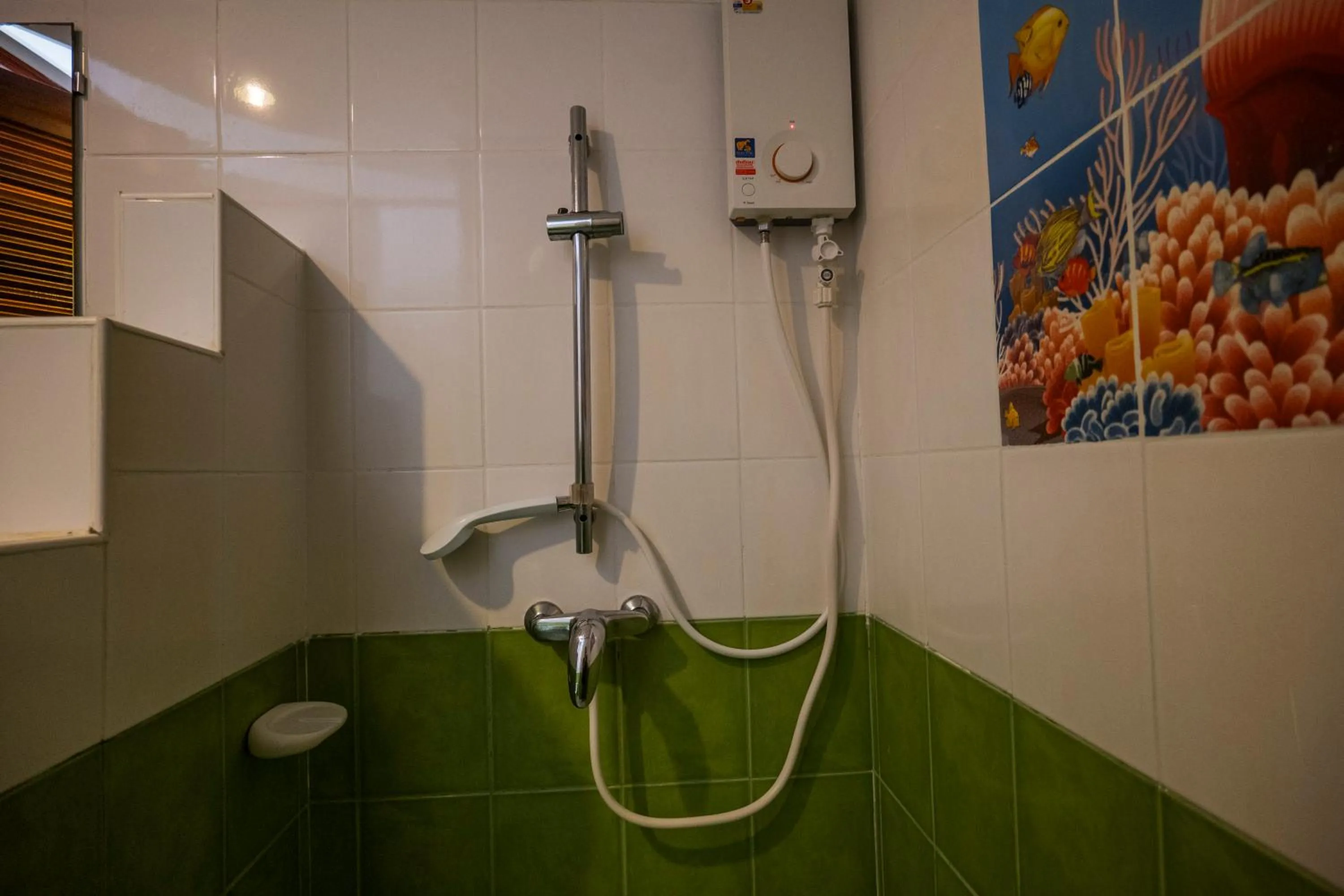 Shower in Mam Kaibae Hotel