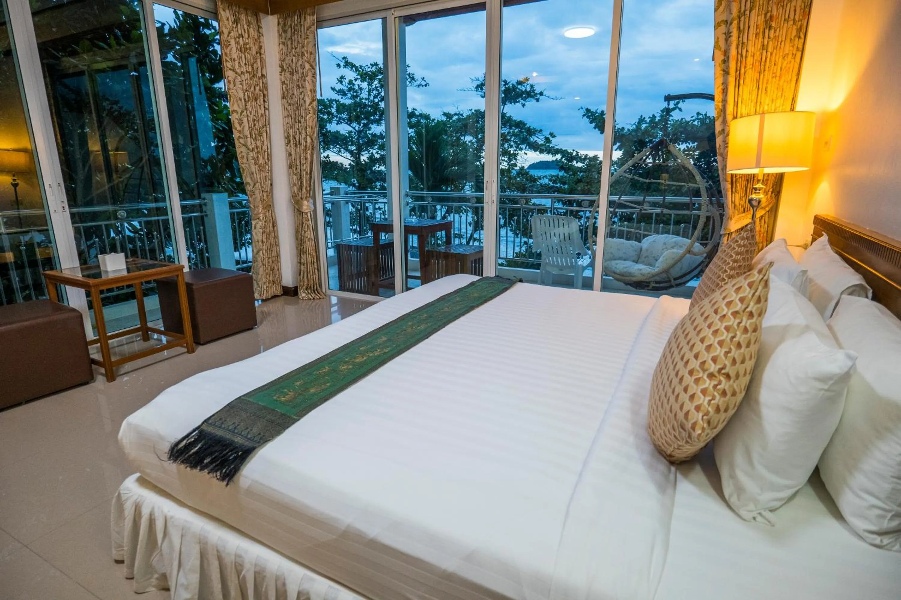 Bed in Mam Kaibae Hotel