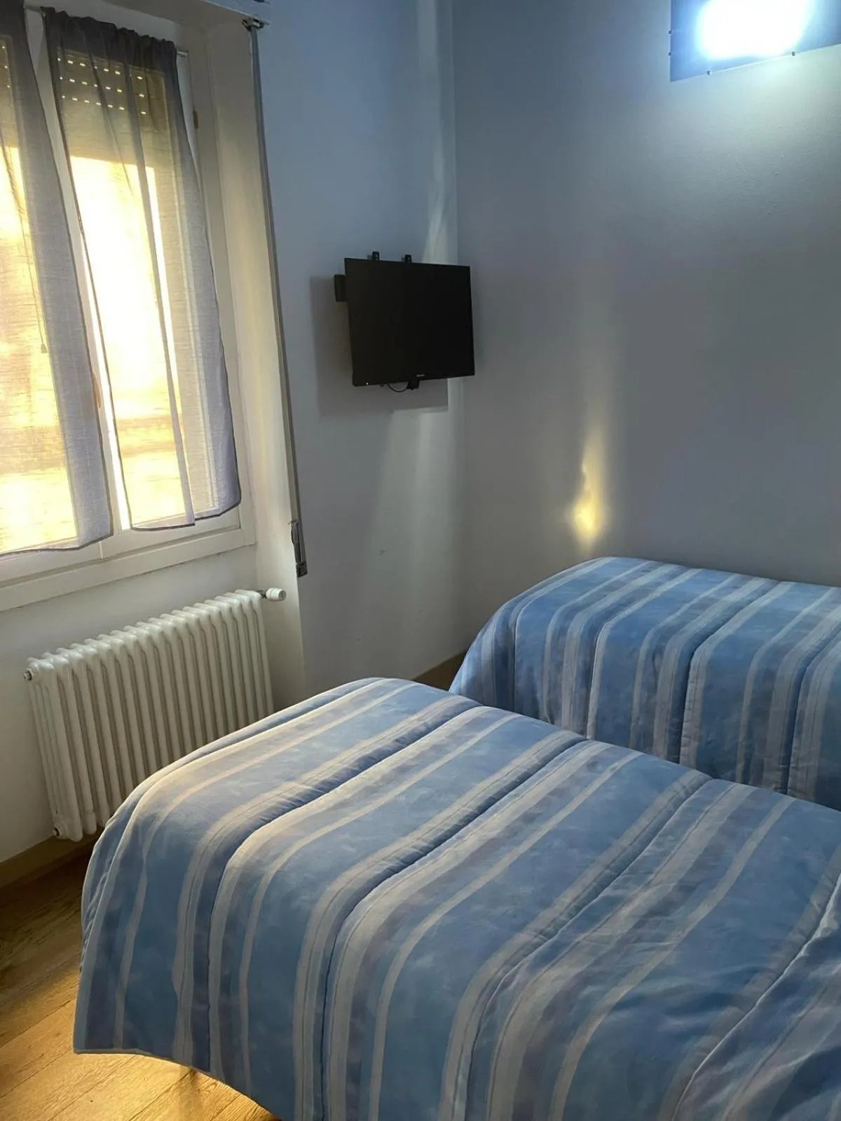 Photo of the whole room, Bed in Rooms Of Love
