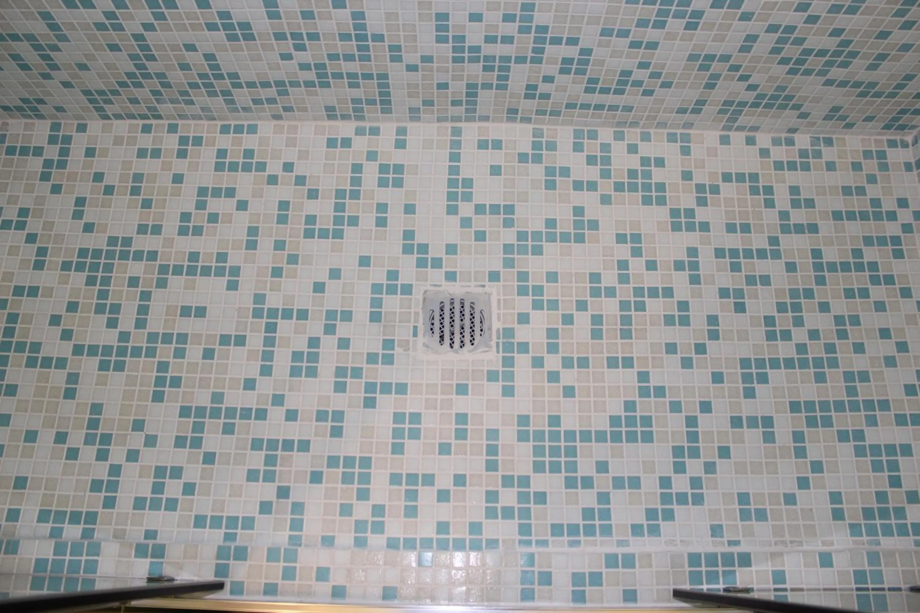 Shower in Rooms Of Love