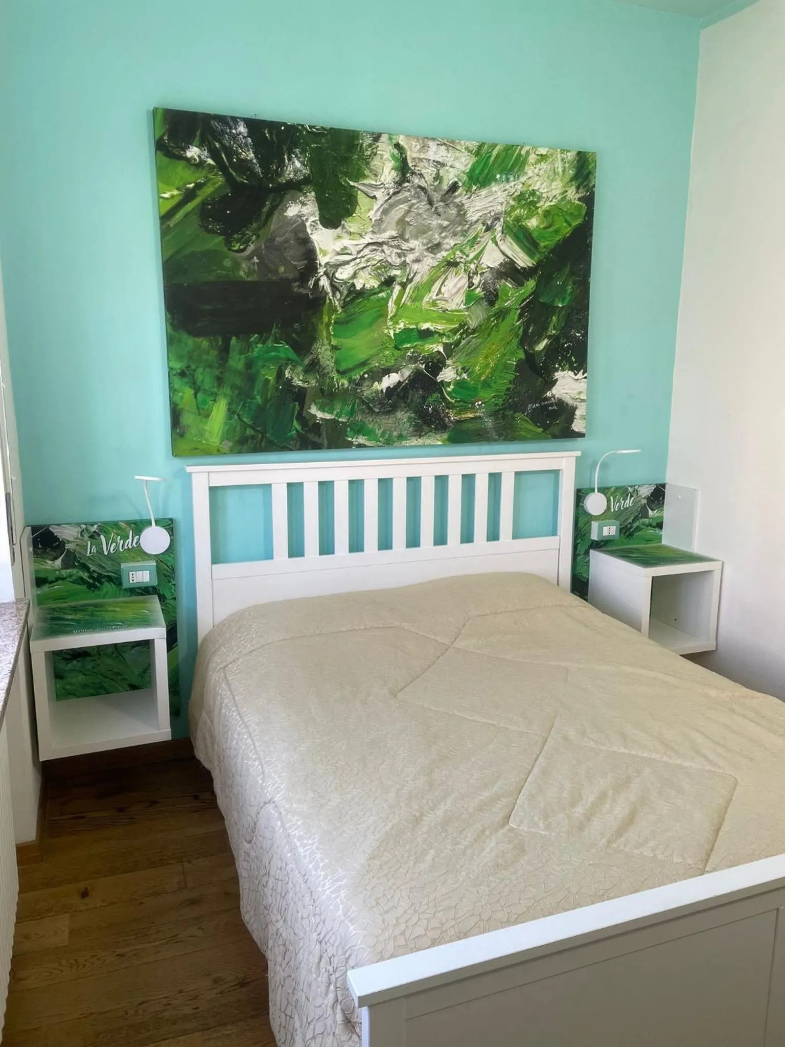 Bed in Rooms Of Love