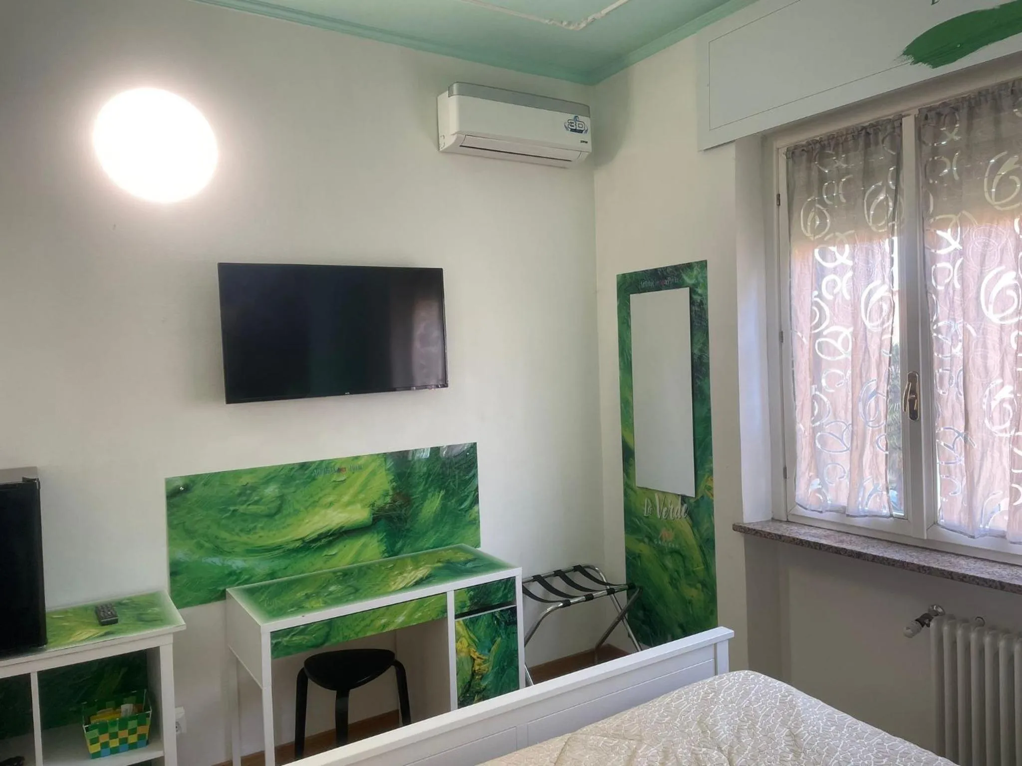 Photo of the whole room, Bed in Rooms Of Love
