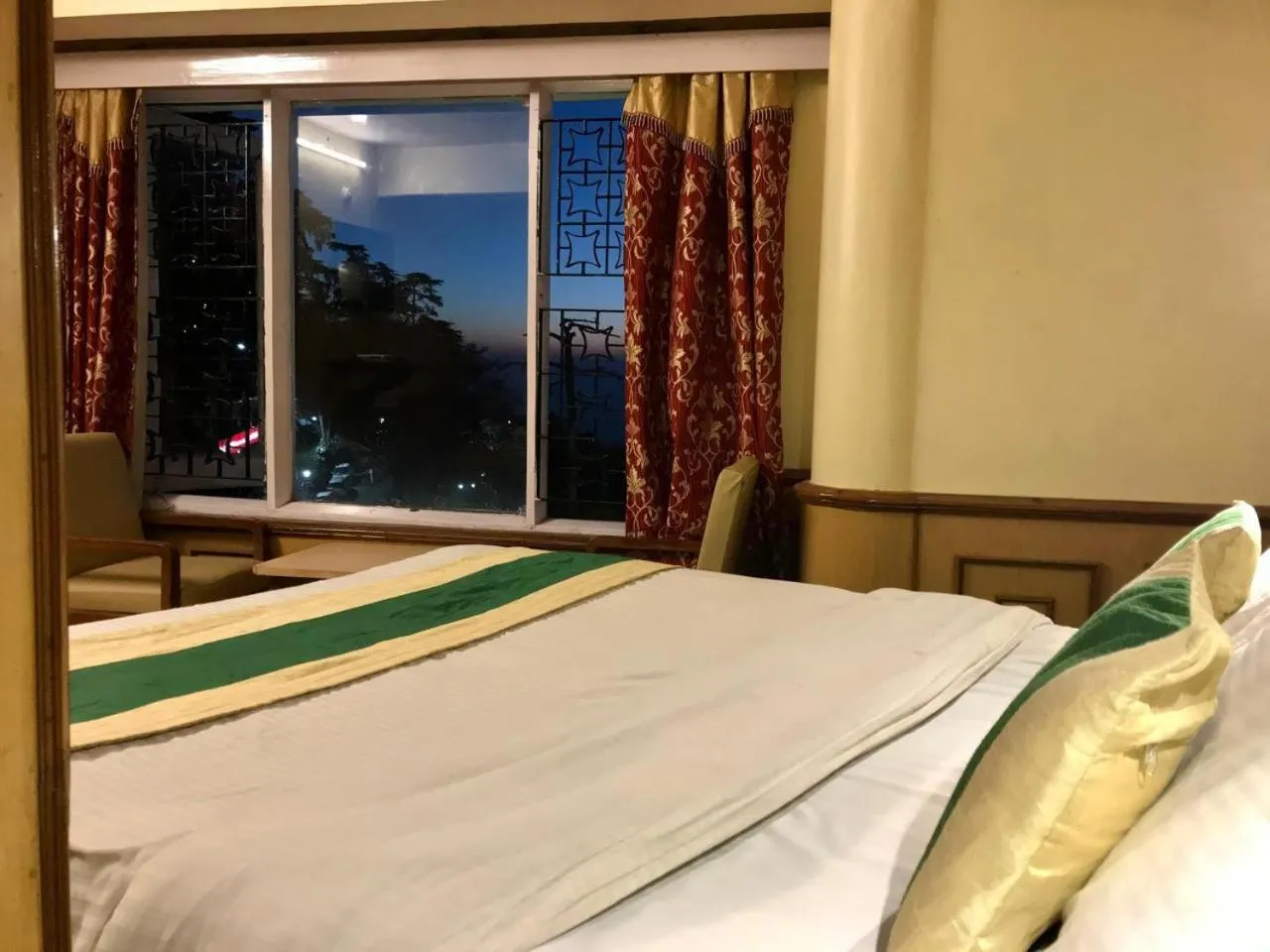 hotel samrat regency