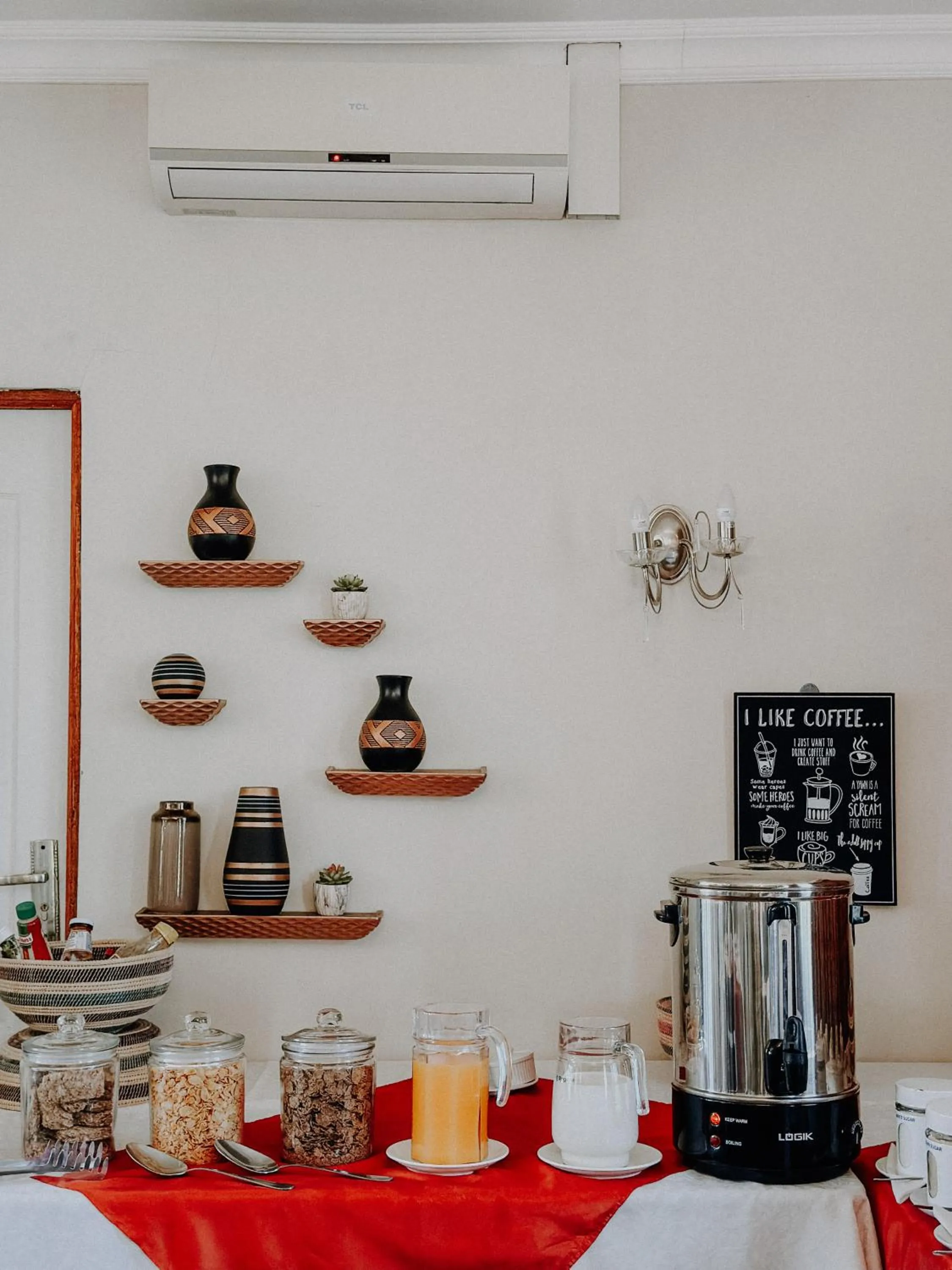 Food and drinks in Tribute Guest House Matala