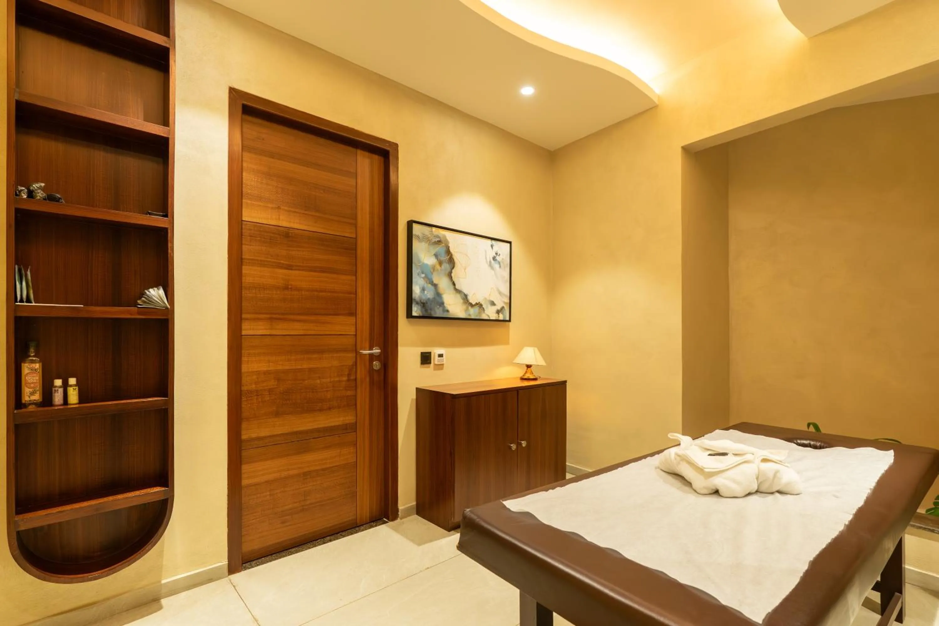 Spa and wellness centre/facilities, Bed in 0484 Aero Lounge-Terminal 2 Cochin Airport Hotel