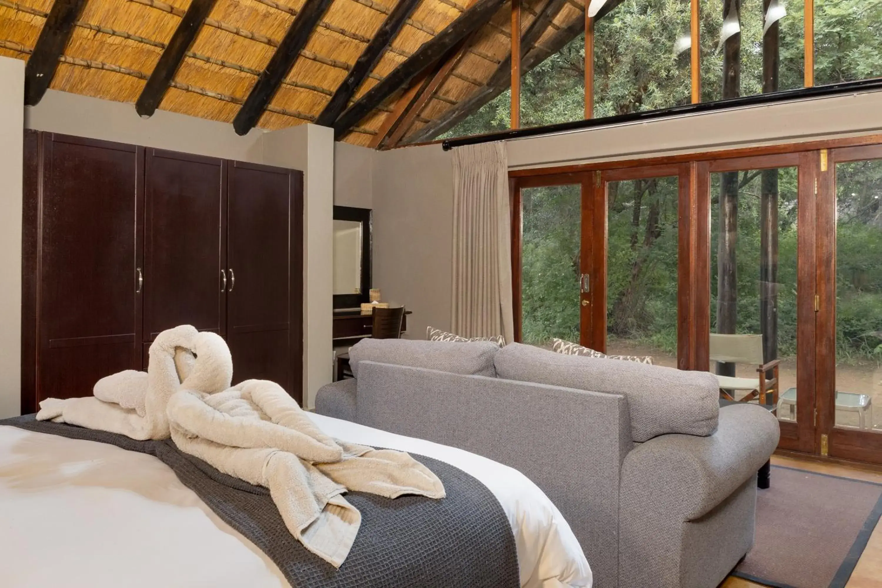 Shower, Bed in Black Rhino Game Lodge Shower, Bed in Black Rhino Game Lodge