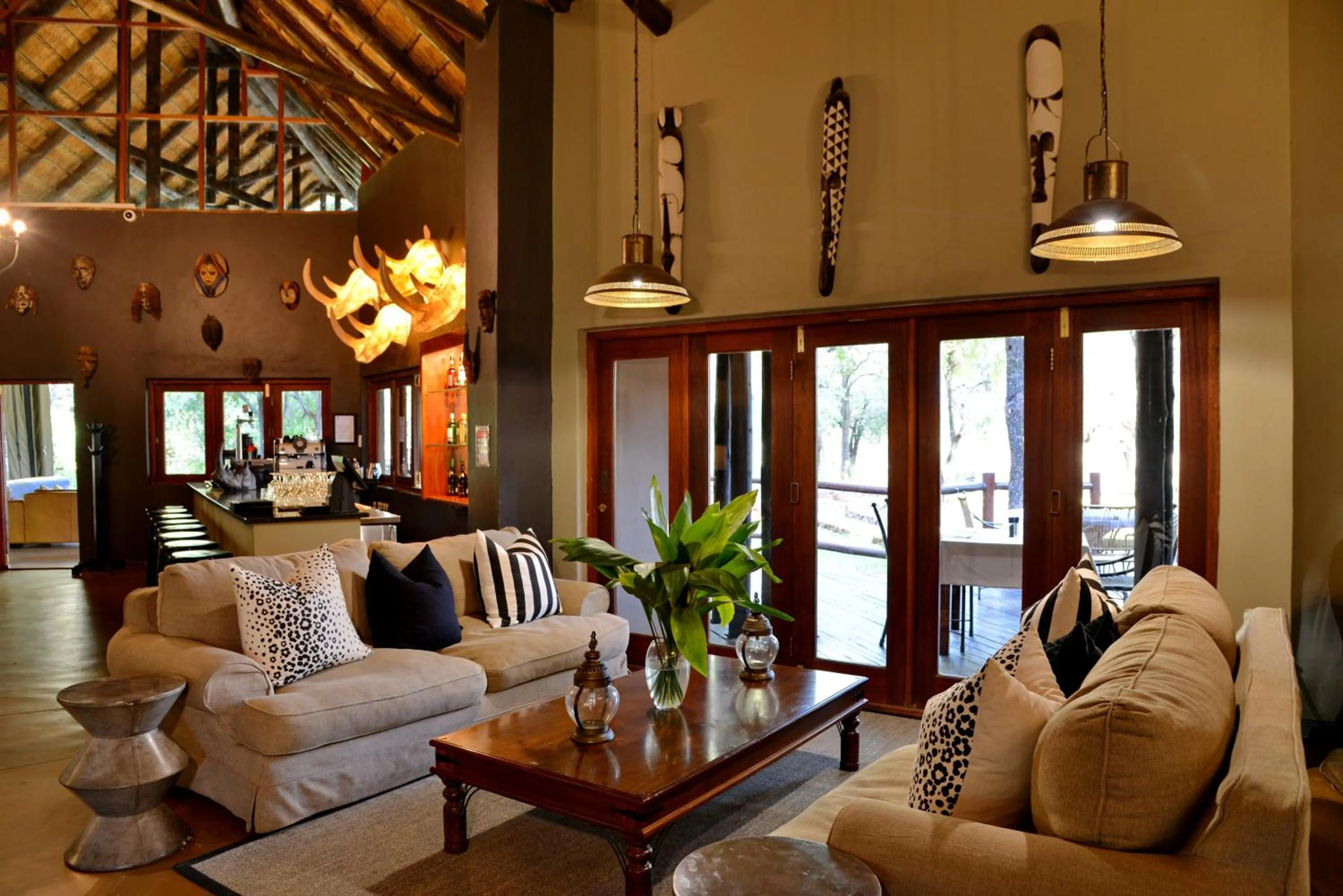 Lounge or bar in Black Rhino Game Lodge