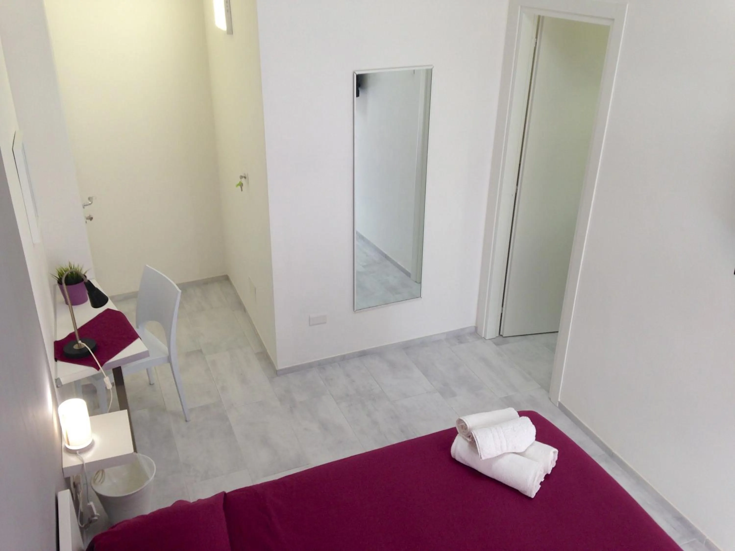 Decorative detail, Bed in Be Inn